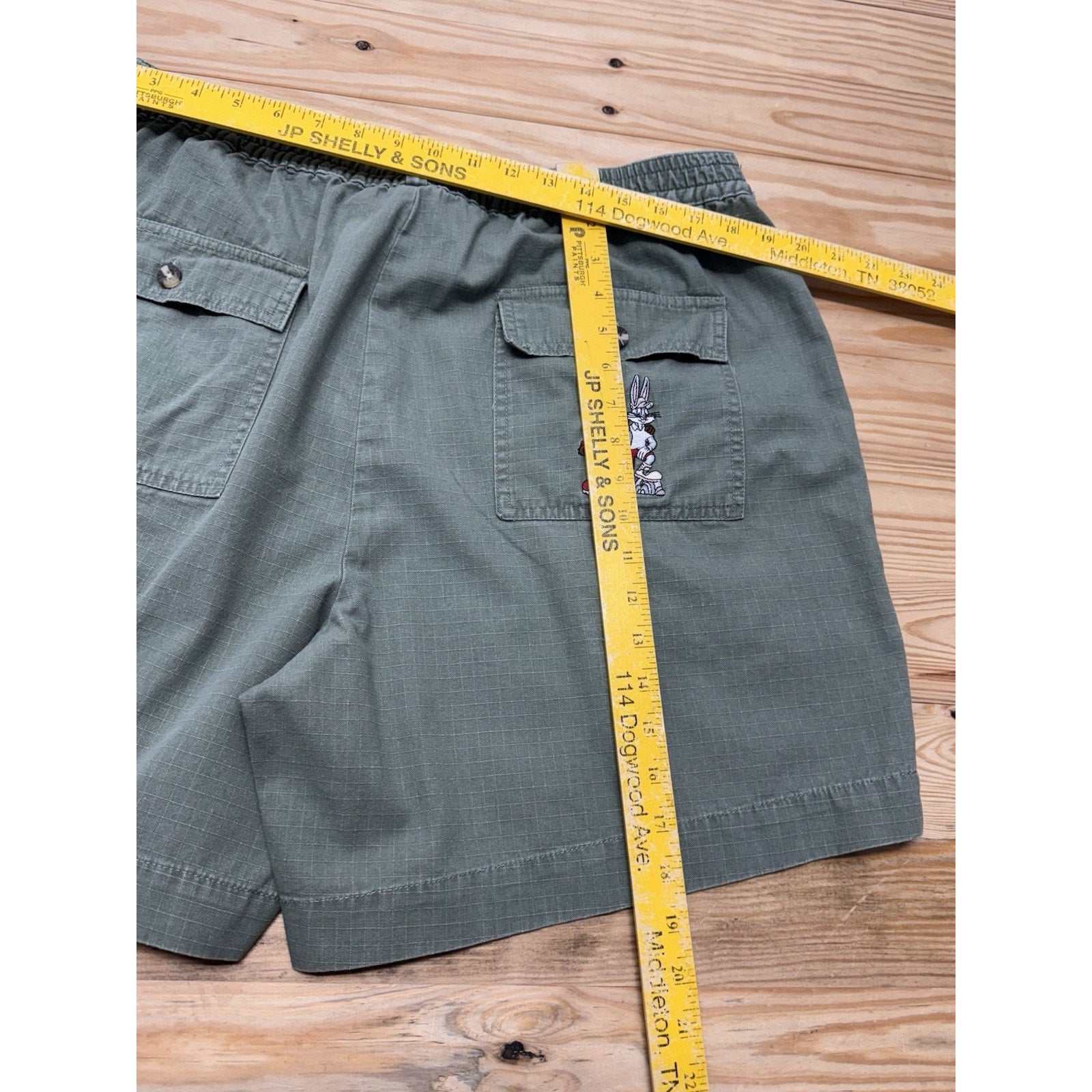 Vintage 1990’s Warner Bros. Rugged Outdoors Hiking Shorts Bugs Bunny Taz Mens 38