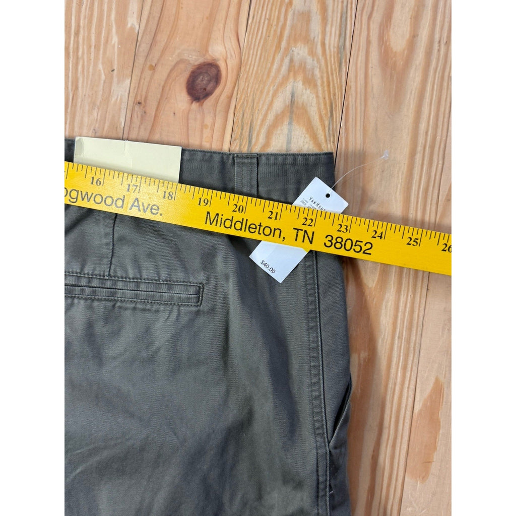 Van Heusen Green Cotton Man's Solid Dress Shorts Flat Front 44”X 10.5" Men's L6