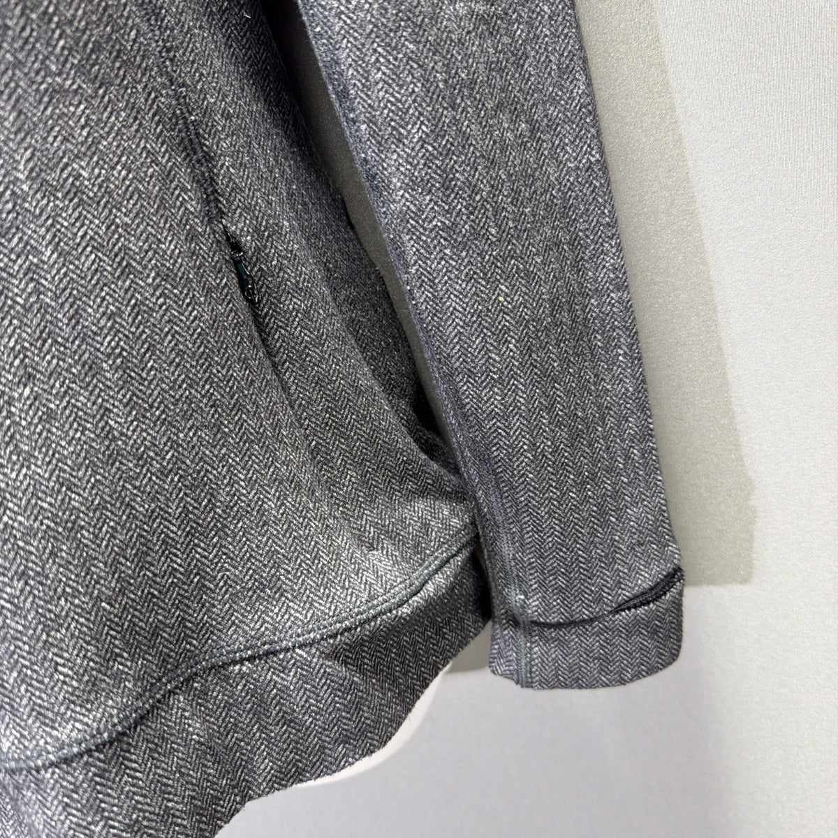 Lululemon Think Fast Long Sleeve Top Womens 8 Gray Herringbone Rulu Thumbholes