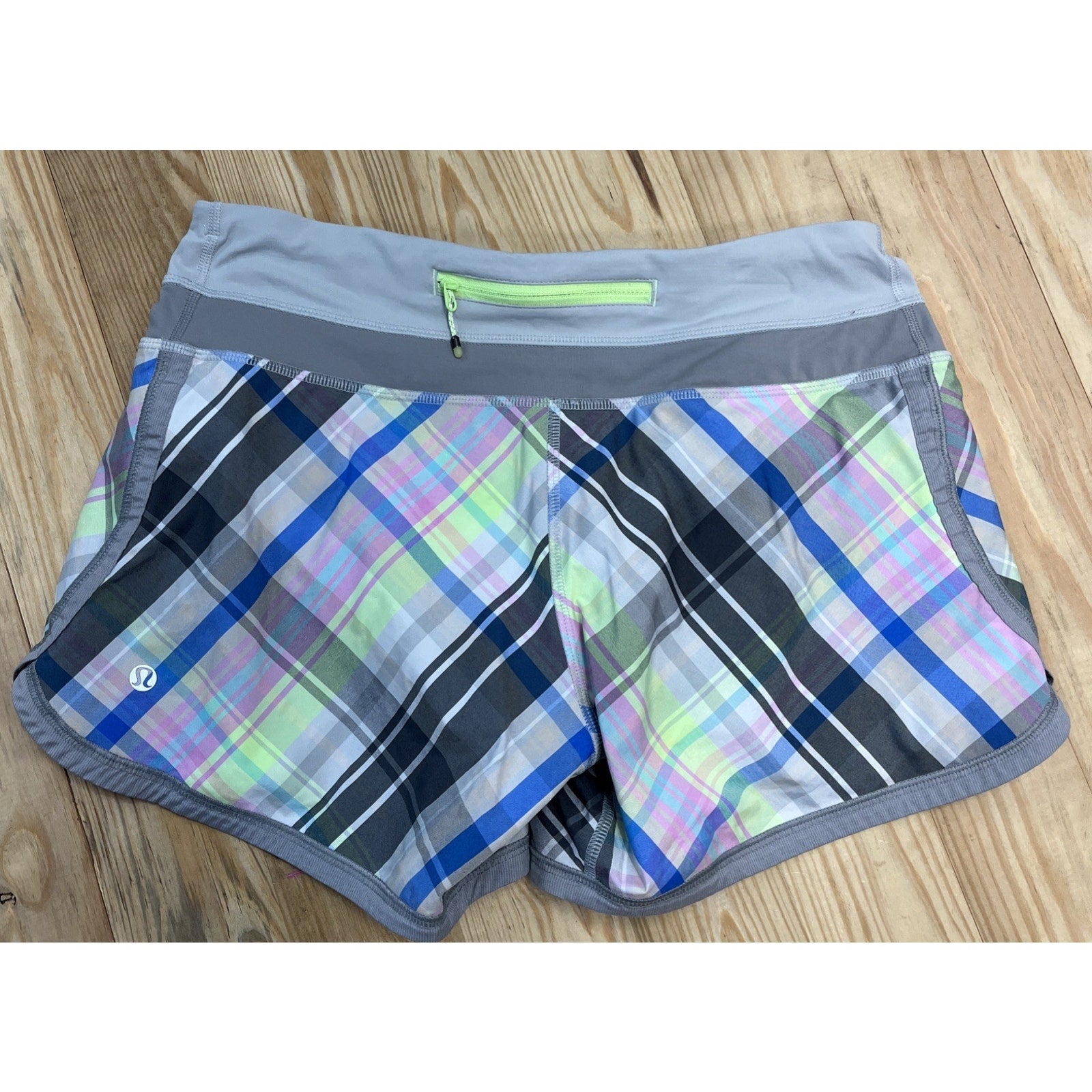 LULULEMON Run Speed Short Size 6 Rad Plaid Lullaby Reflective Ambient Gray