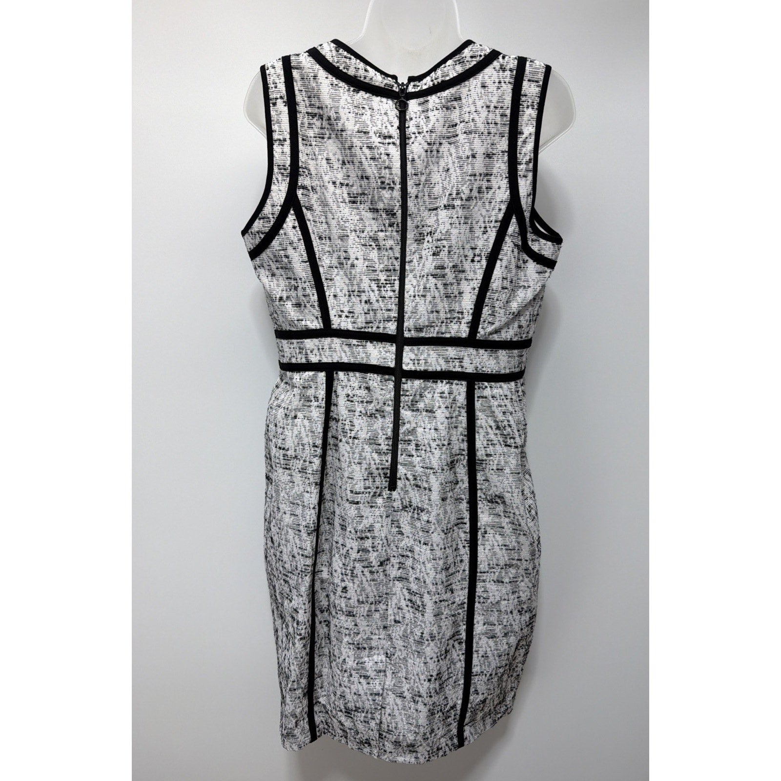 Calvin Klein Women 12 White Black Tweed Black Trim Sleeveless Sheath Lined Dress