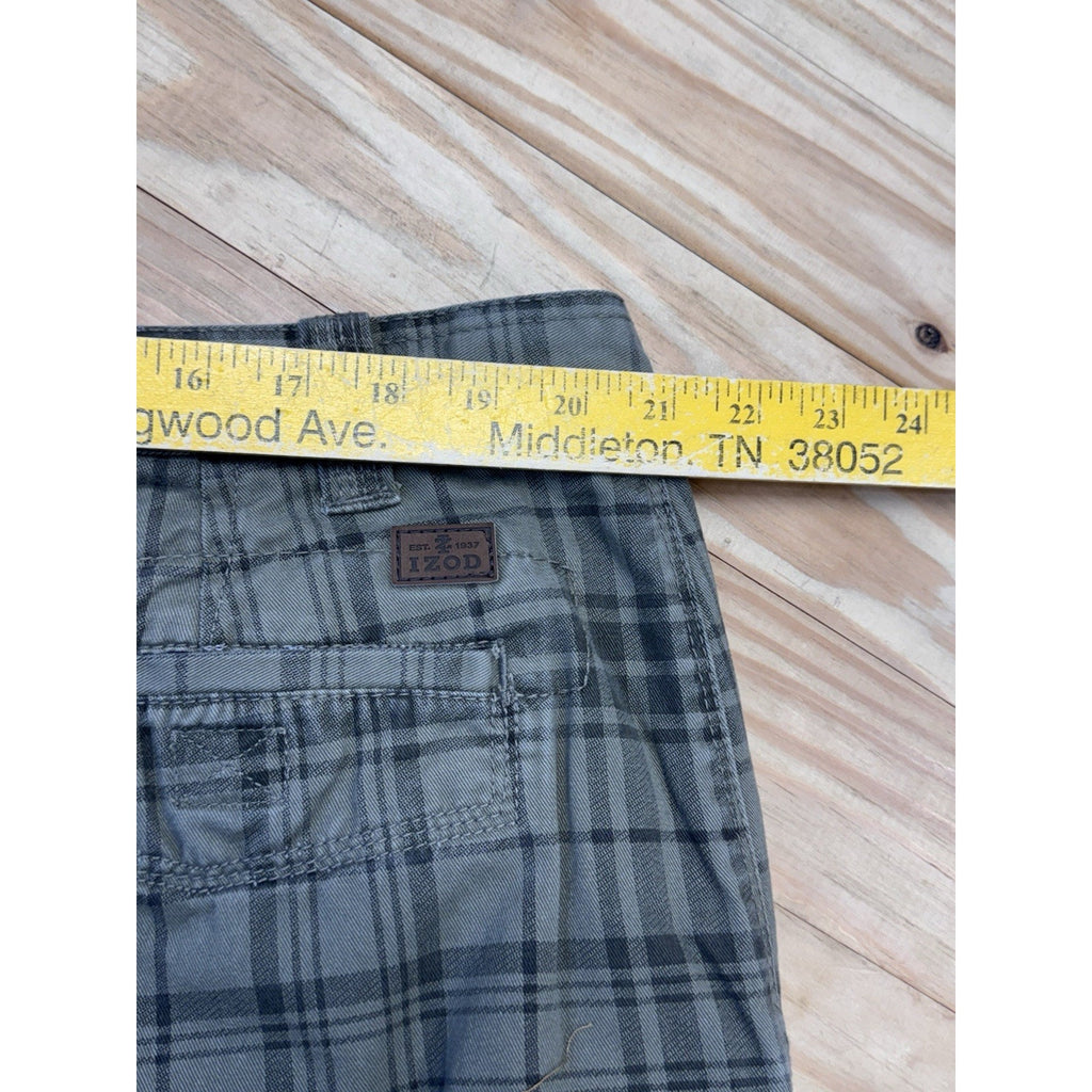 IZOD Men’s Green Plaid Cargo 100% Cotton Shorts Men’s Size 42