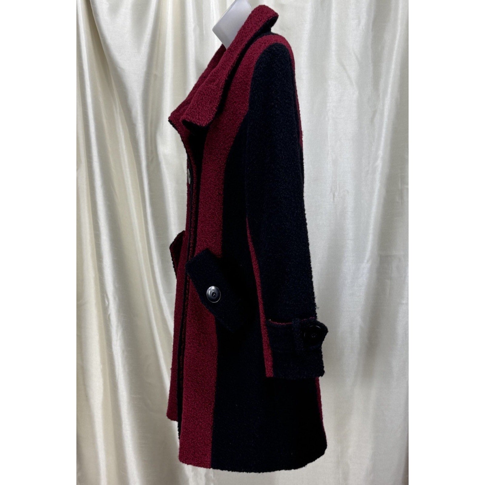 MARK REED WOMEN'S WOOL COAT, SIZE 8 Petite Heavy Button Closure Fitted Style