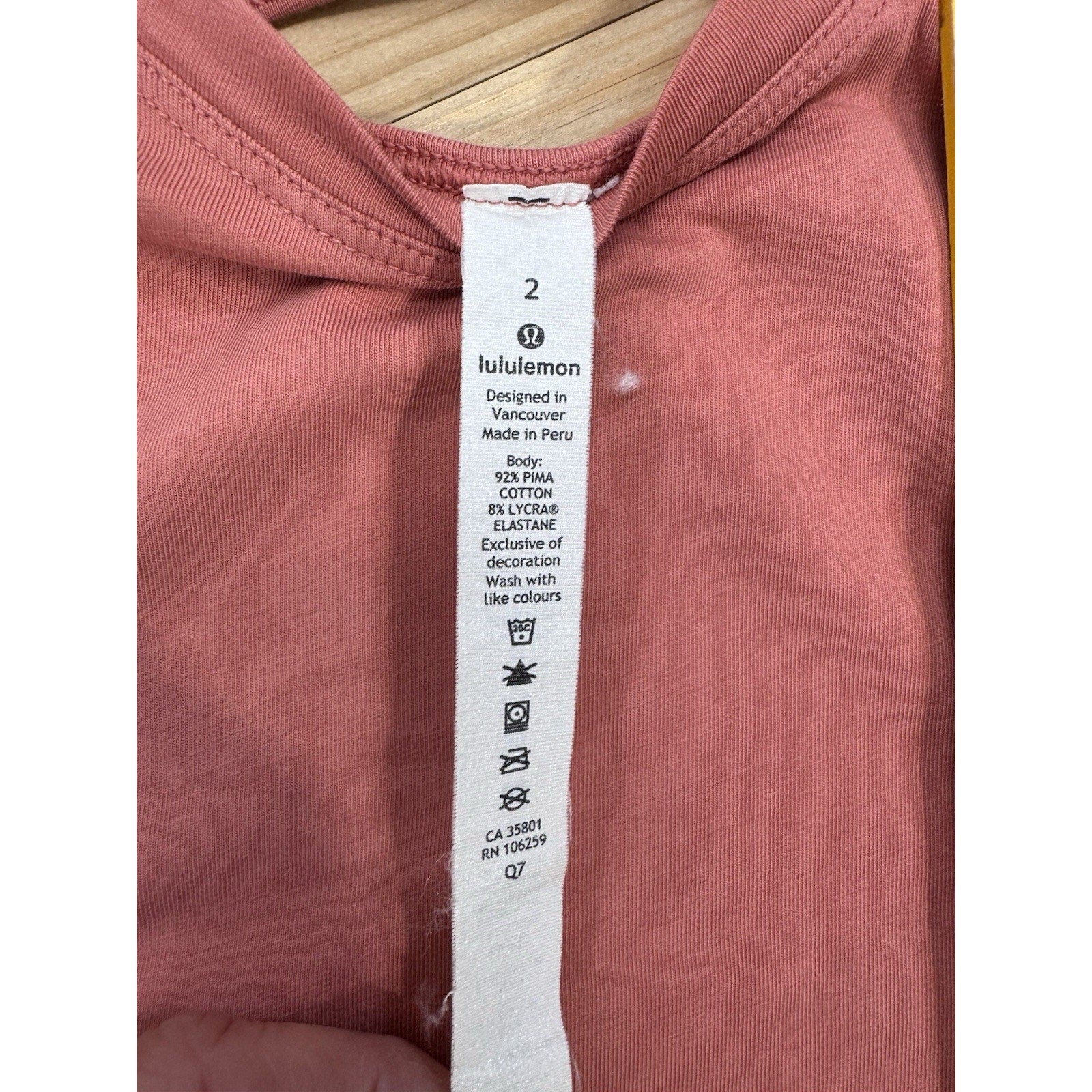 Lululemon Cut Back Crop Tank Women’s Size 2 Rustic Coral RN 106259