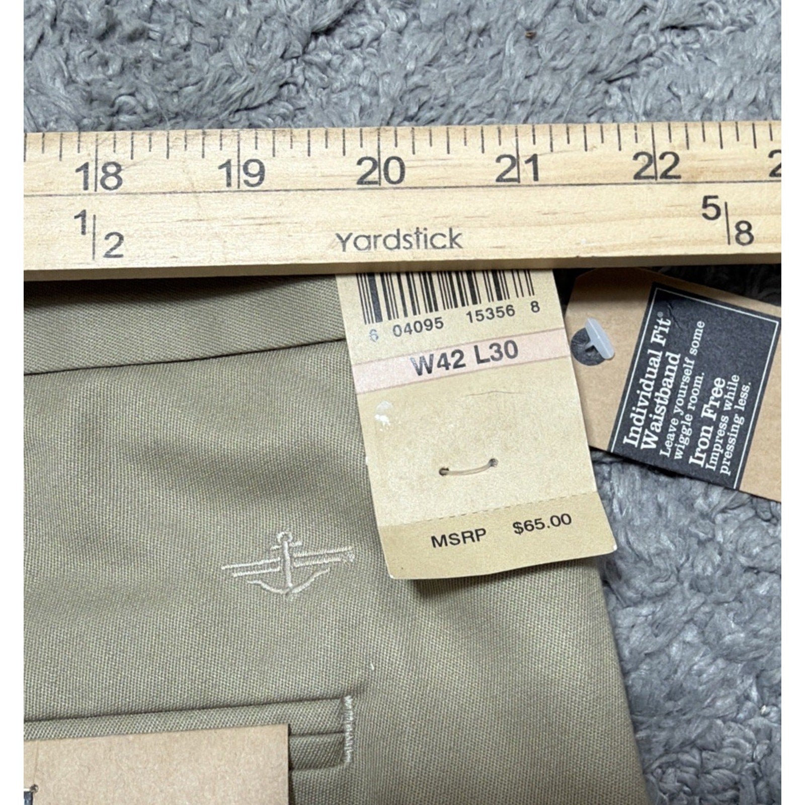 New! Dockers D3 Classic Fit Iron Free Mens Pants Khaki Pleated Front 42x30