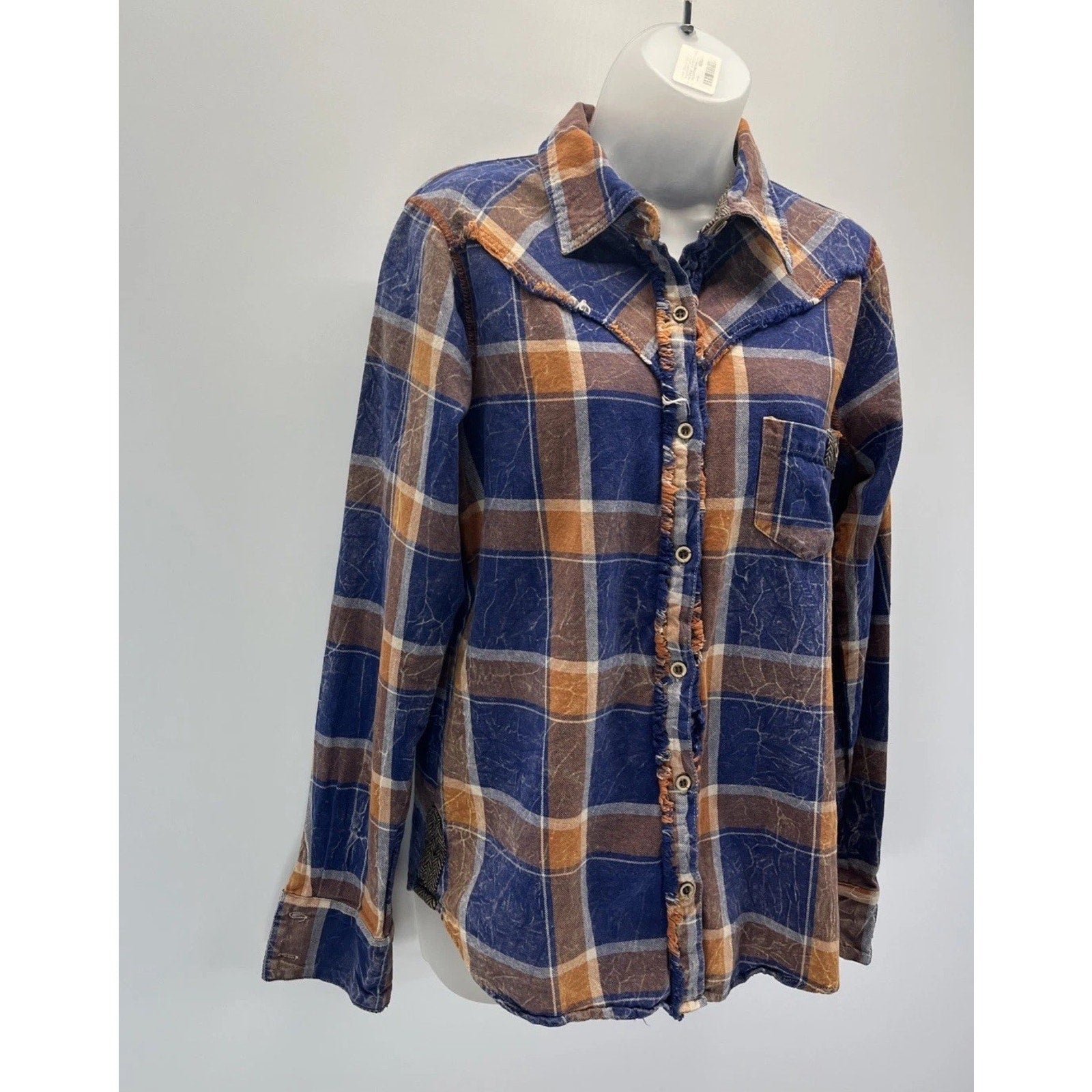 BKE Flannel Southwest Design Womens M Blue Plaid Longsleeve
