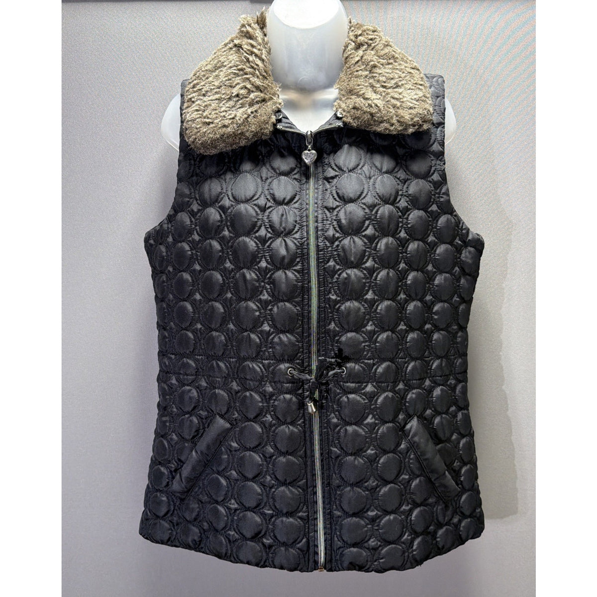 3 Hearts Black Quilted Womens Sleeveless Vest Size
