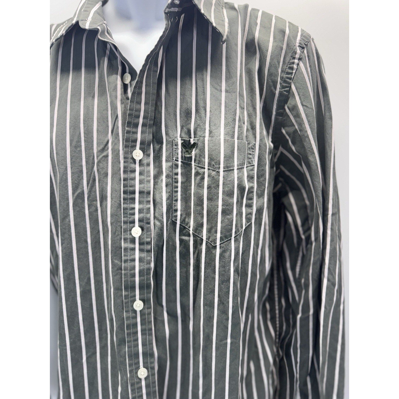 AMERICAN EAGLE Men's Green and White Long Sleeve Striped Button Down Shirt Large