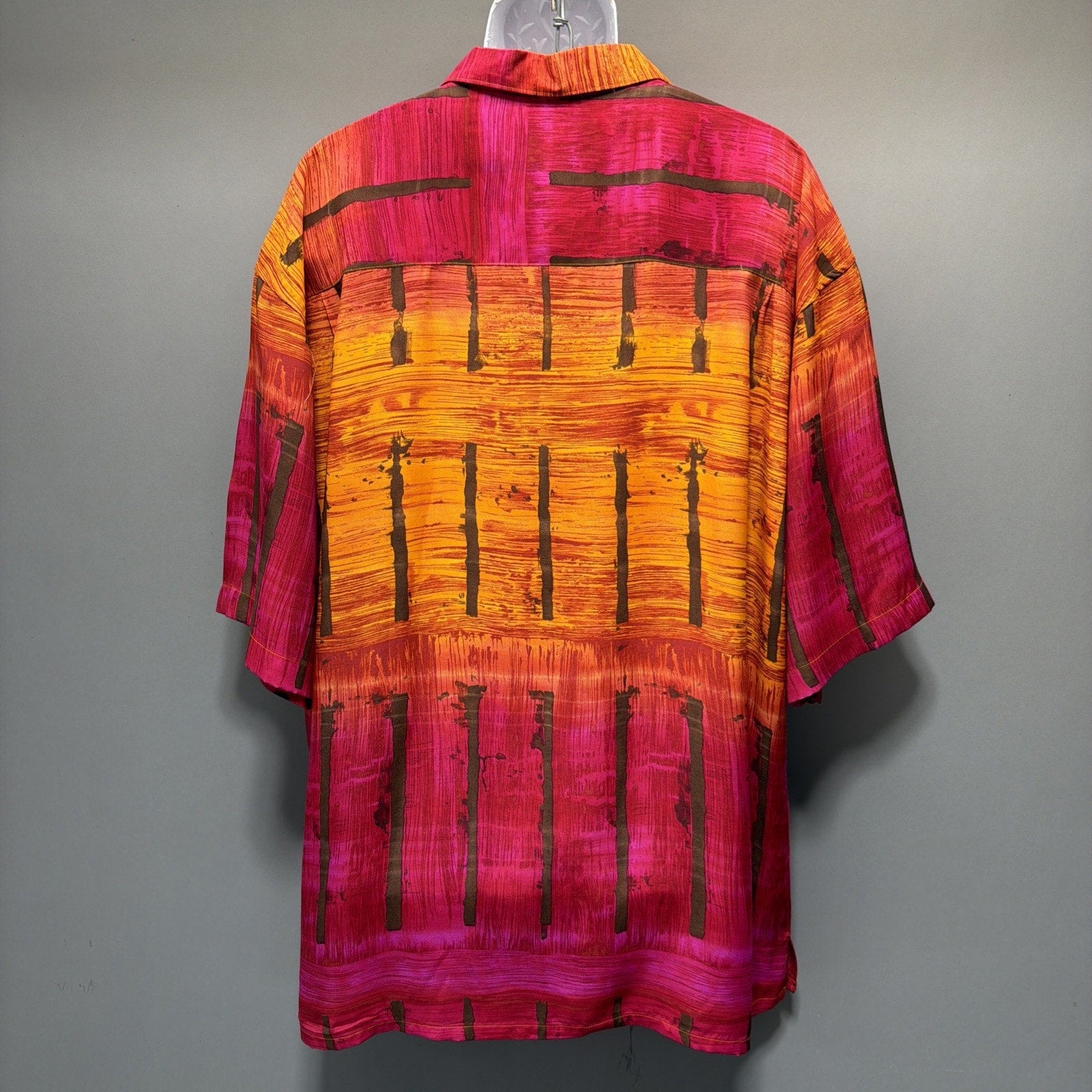 InSerch Limited Edition Button Up Shirt Men’s XL Beach Casual Made In UAE NWT