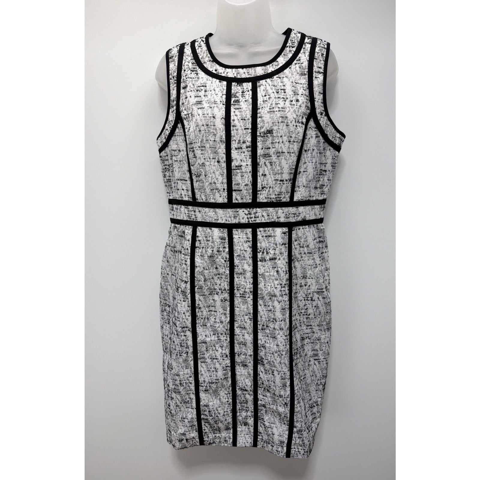 Calvin Klein Women 12 White Black Tweed Black Trim Sleeveless Sheath Lined Dress