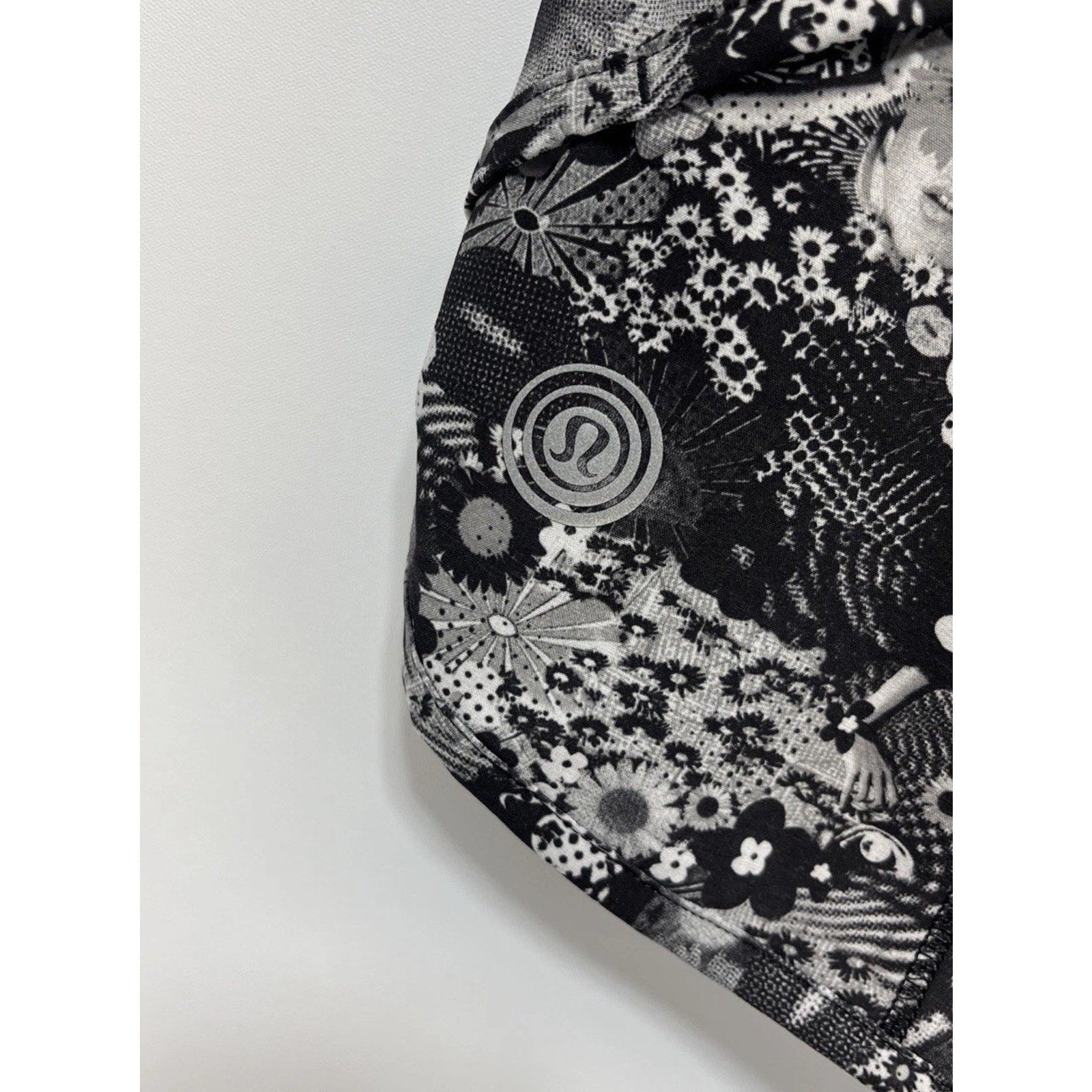 LULULEMON Women's 2 Speed Short *SW2017 Seawheeze Counter Culture White Black