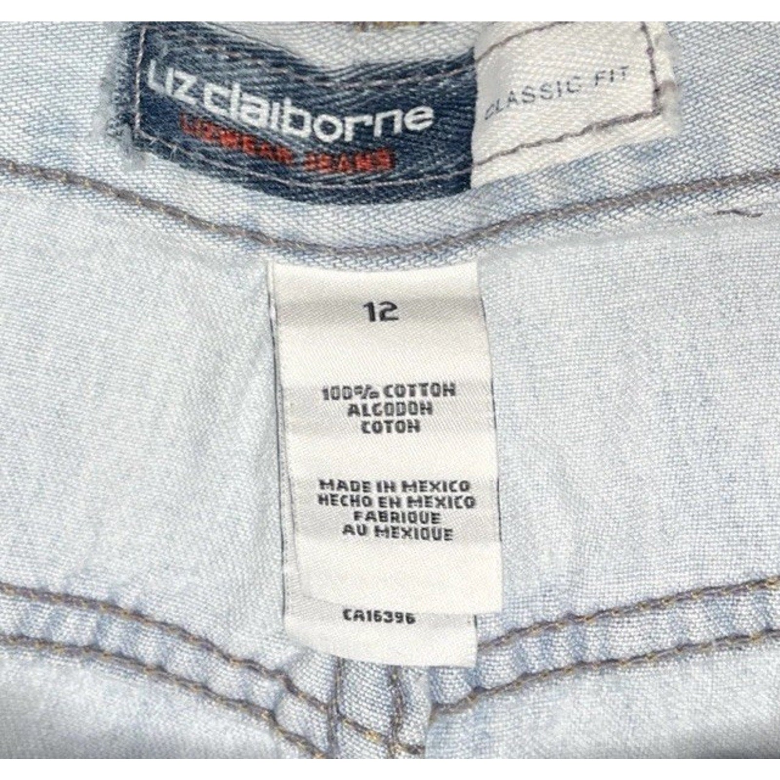 Liz Claiborne Womens Jean Shorts High Rise Size 12 Light Blue Denim Classic Fit