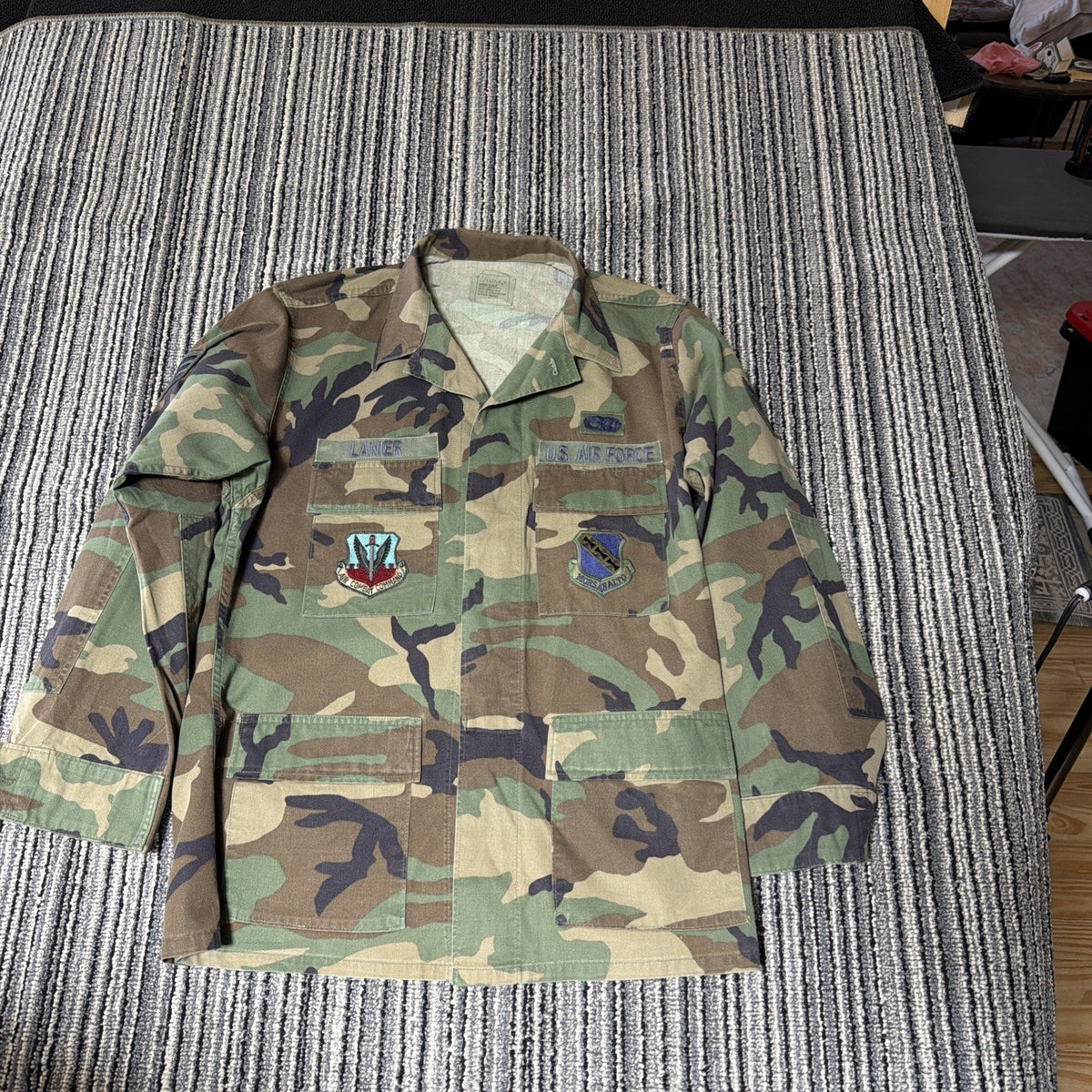 VTG 80s US Military Air Force Woodland Camo Field Jacket Patches Mens M Regular