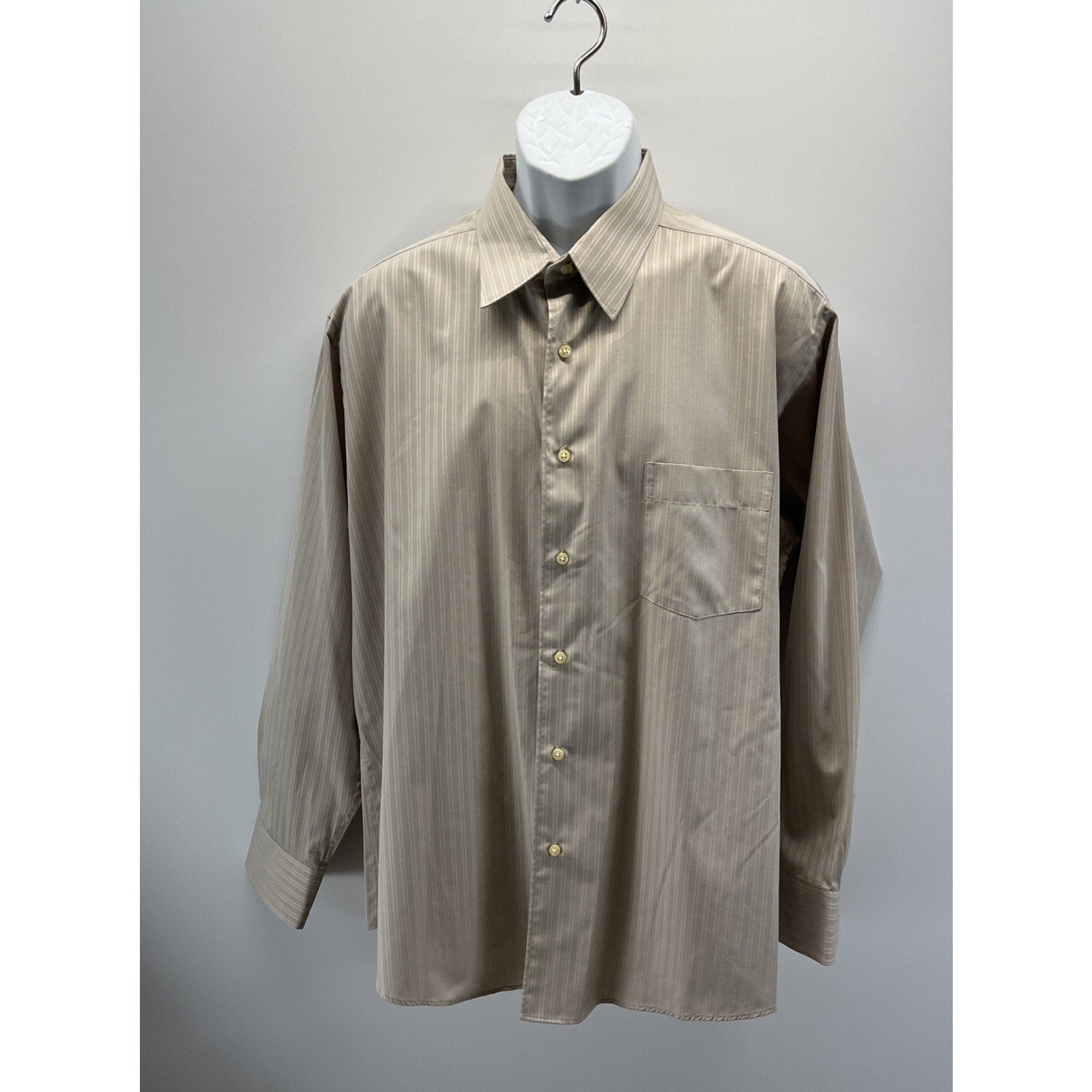 NWOT Dockers Iron Free Fitted Mens XLarge Tan Long Sleeve Button Up Shirt