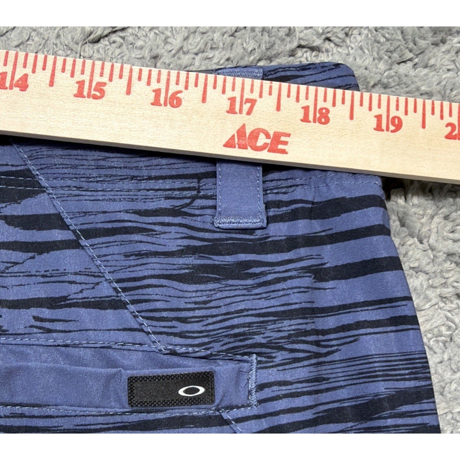 Mens Oakley Wave Shorts Size 36 Inseam 11" Ohydrolix Blue Indigo Stretch