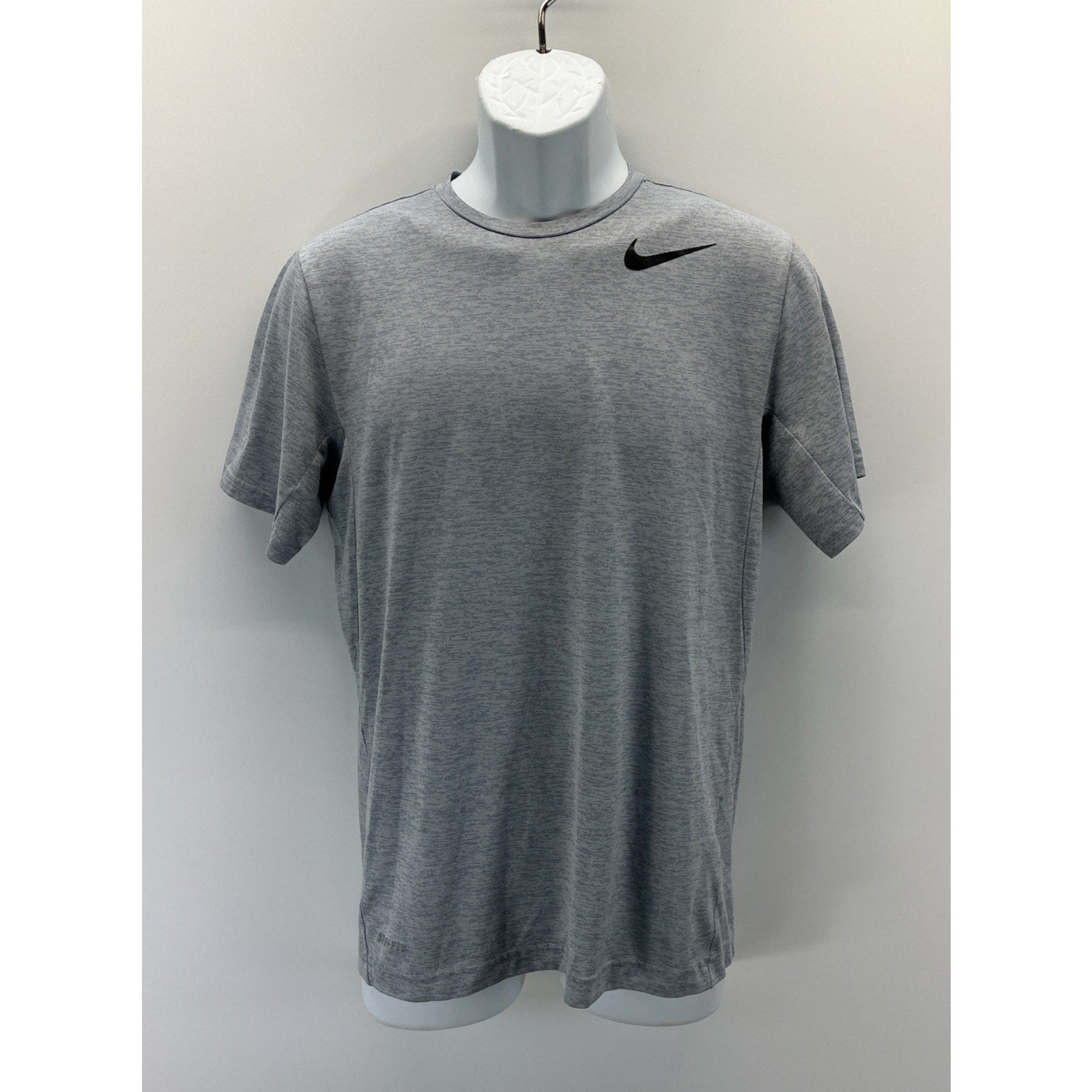 Nike Dri-Fit Men's Size Small Gray Pinstripe Short Sleeve Crew-Neck T-Shirt