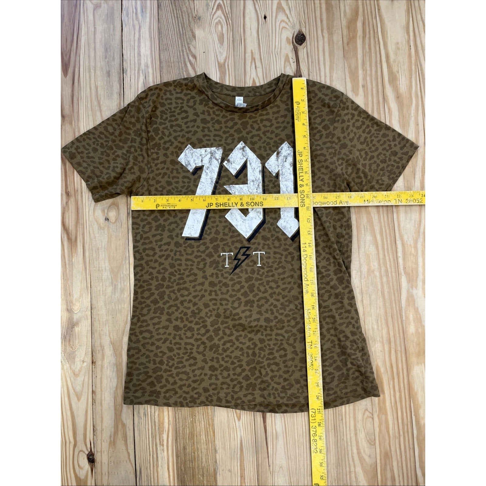 Live And Tell L-A-T Apparel Ladies Large Animal Print T-Shirt Tee M