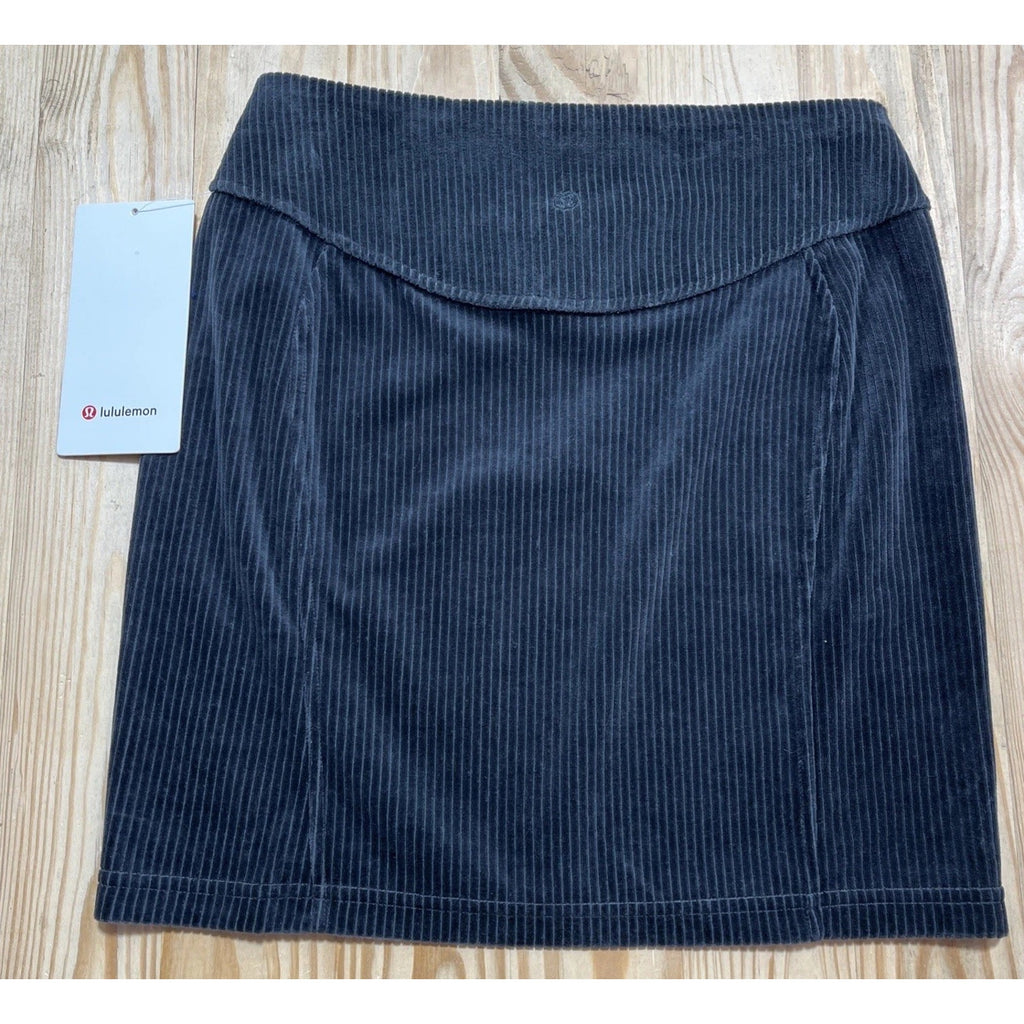 Lululemon Scuba Mid-Rise Mini Skirt Velvet Cord Black Women's Size 4 NWT