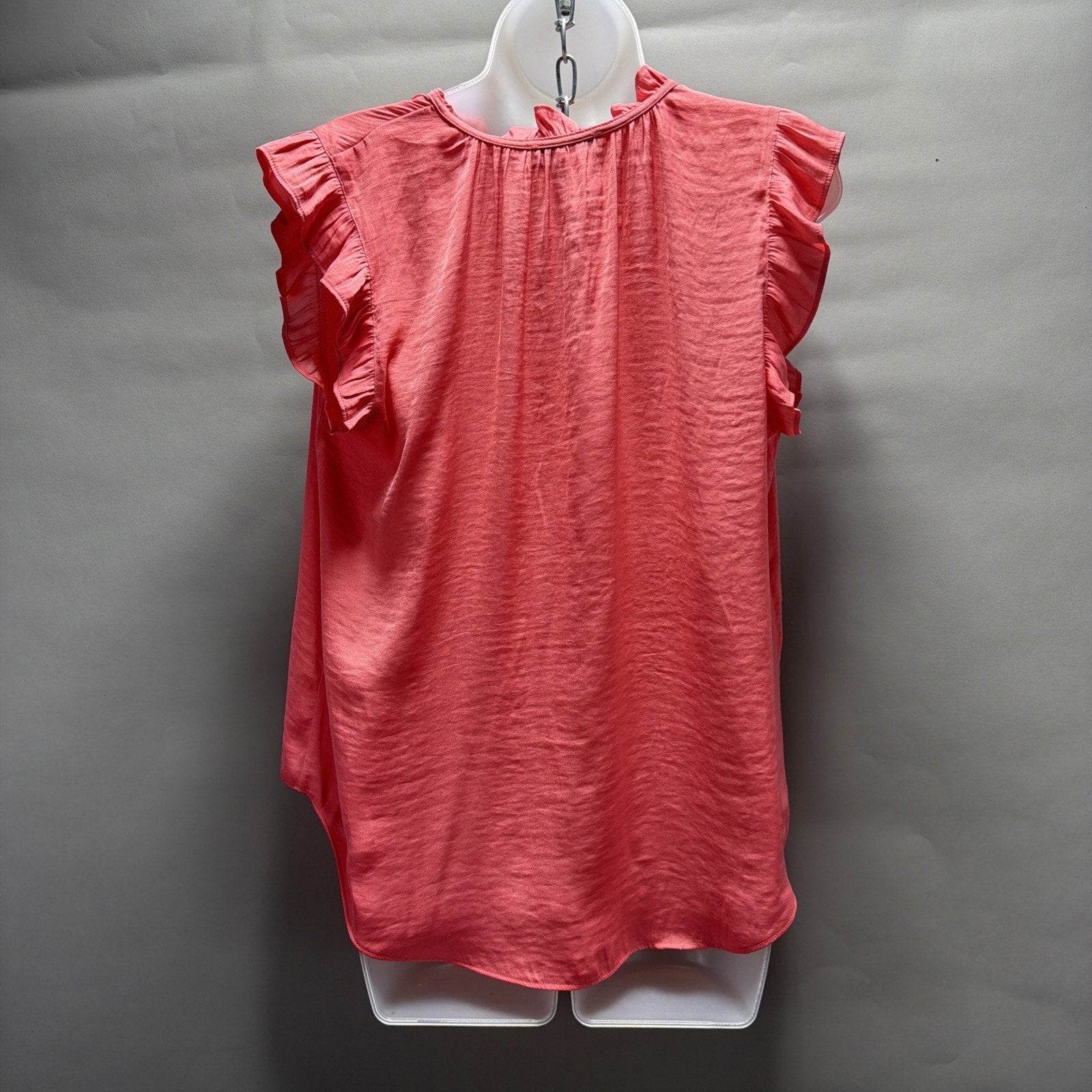 Cupcakes And Cashmere Top Womens M Pink Sleeveless Blouse Ruffled V-Neck NWT