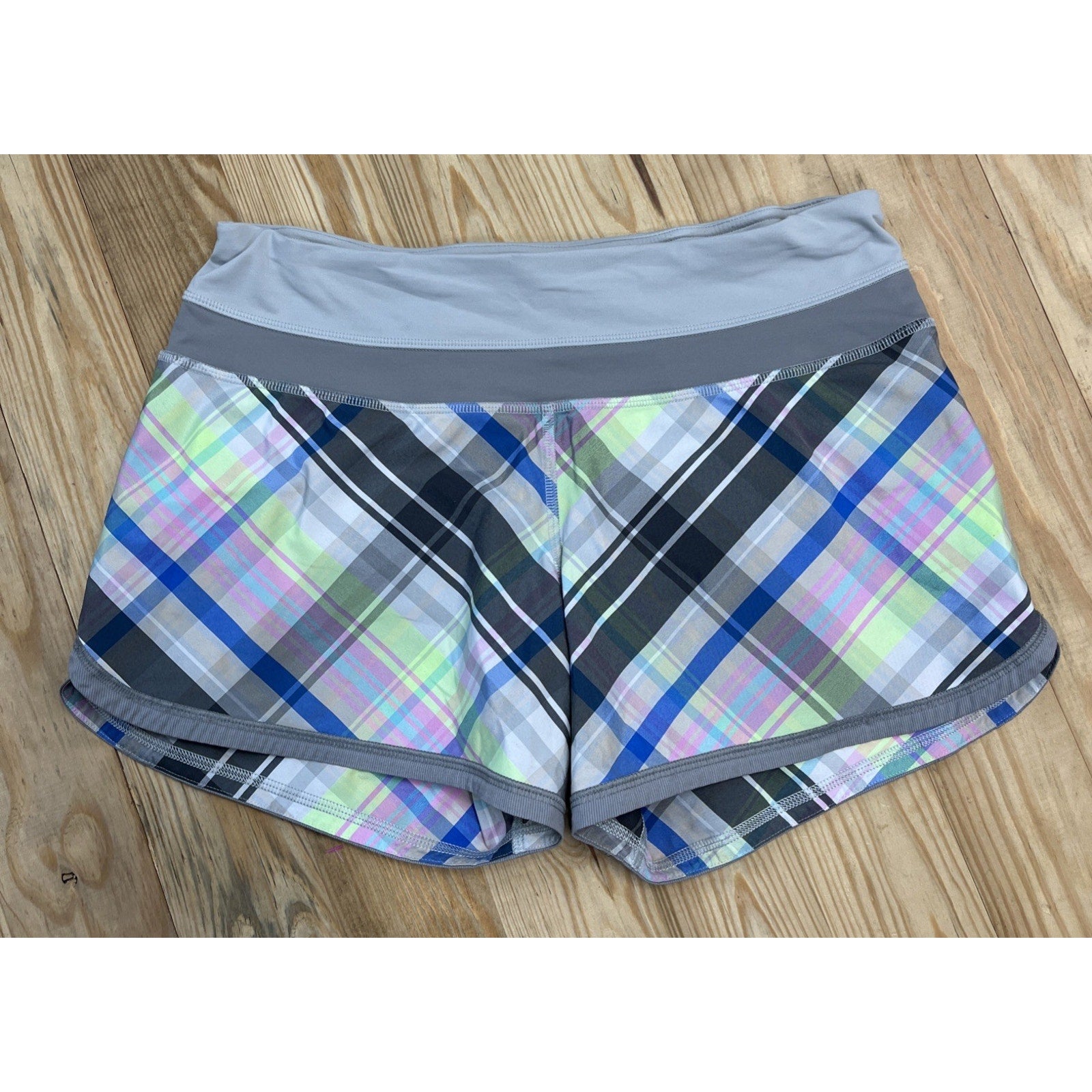 LULULEMON Run Speed Short Size 6 Rad Plaid Lullaby Reflective Ambient Gray