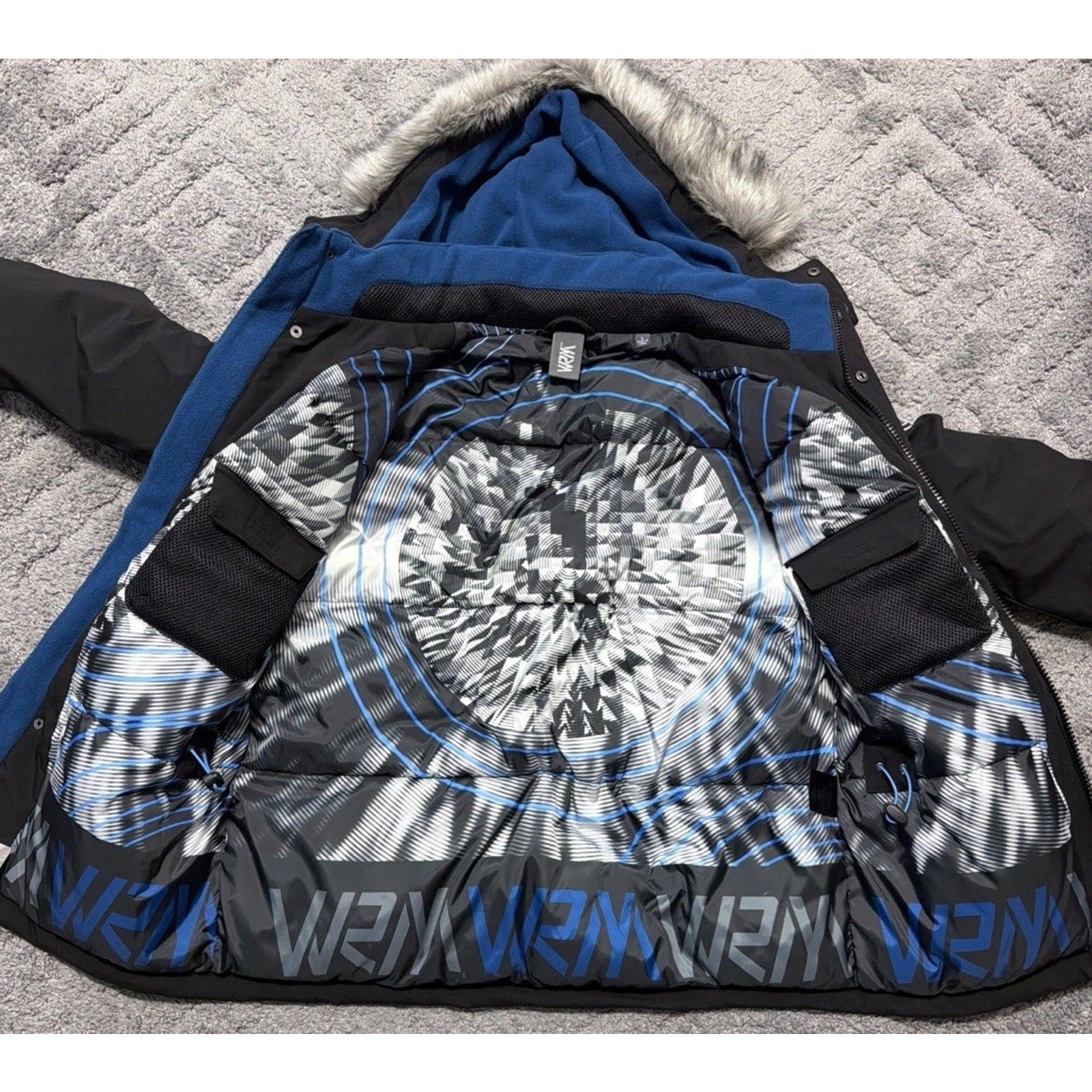 New VRY WRM Winter Jacket Coat Parka Hooded Black Blue L Large #F64305 MSRP $325