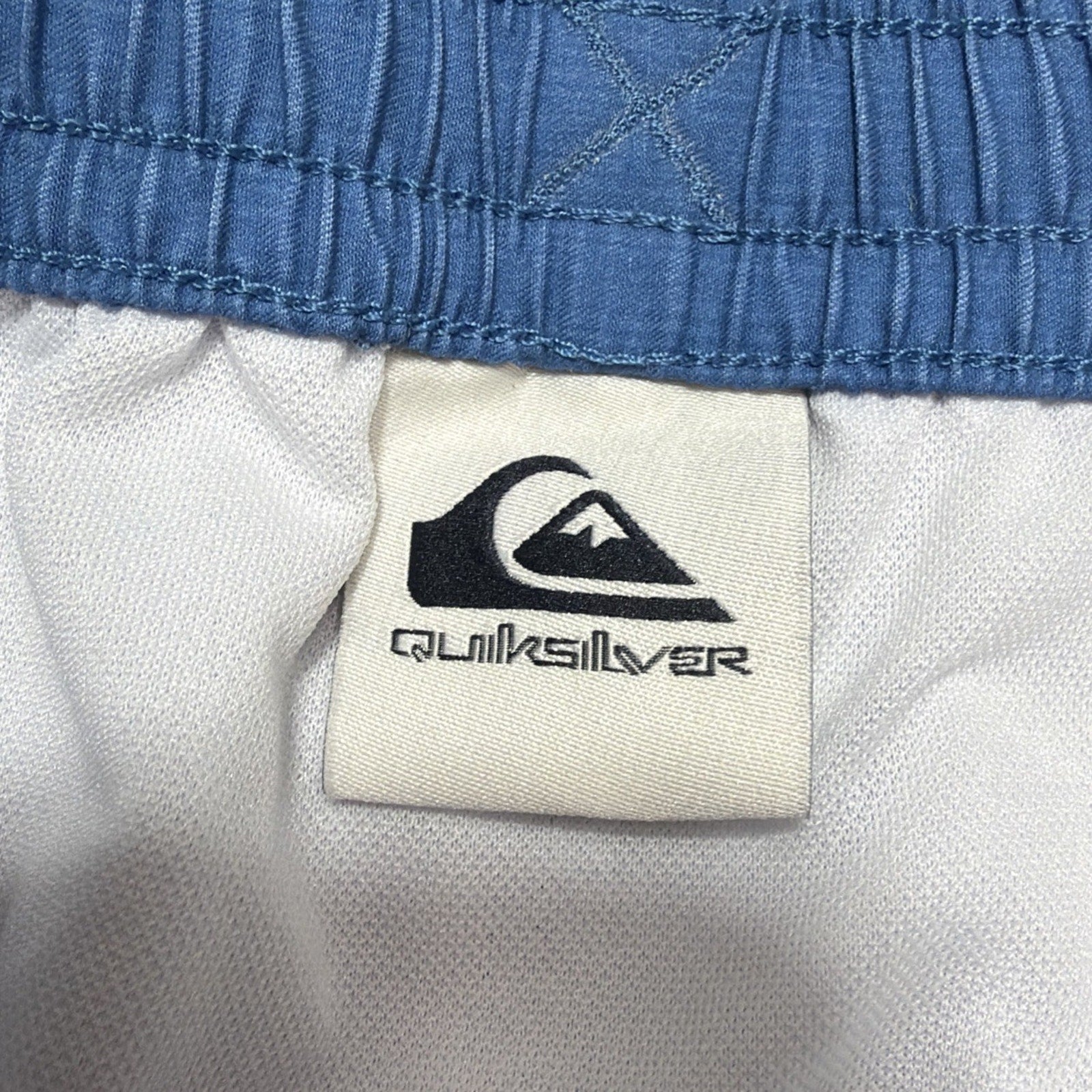 QUIKSILVER Men’s Everyday Wordblock Volleyball Swim Shorts Size XL NWT