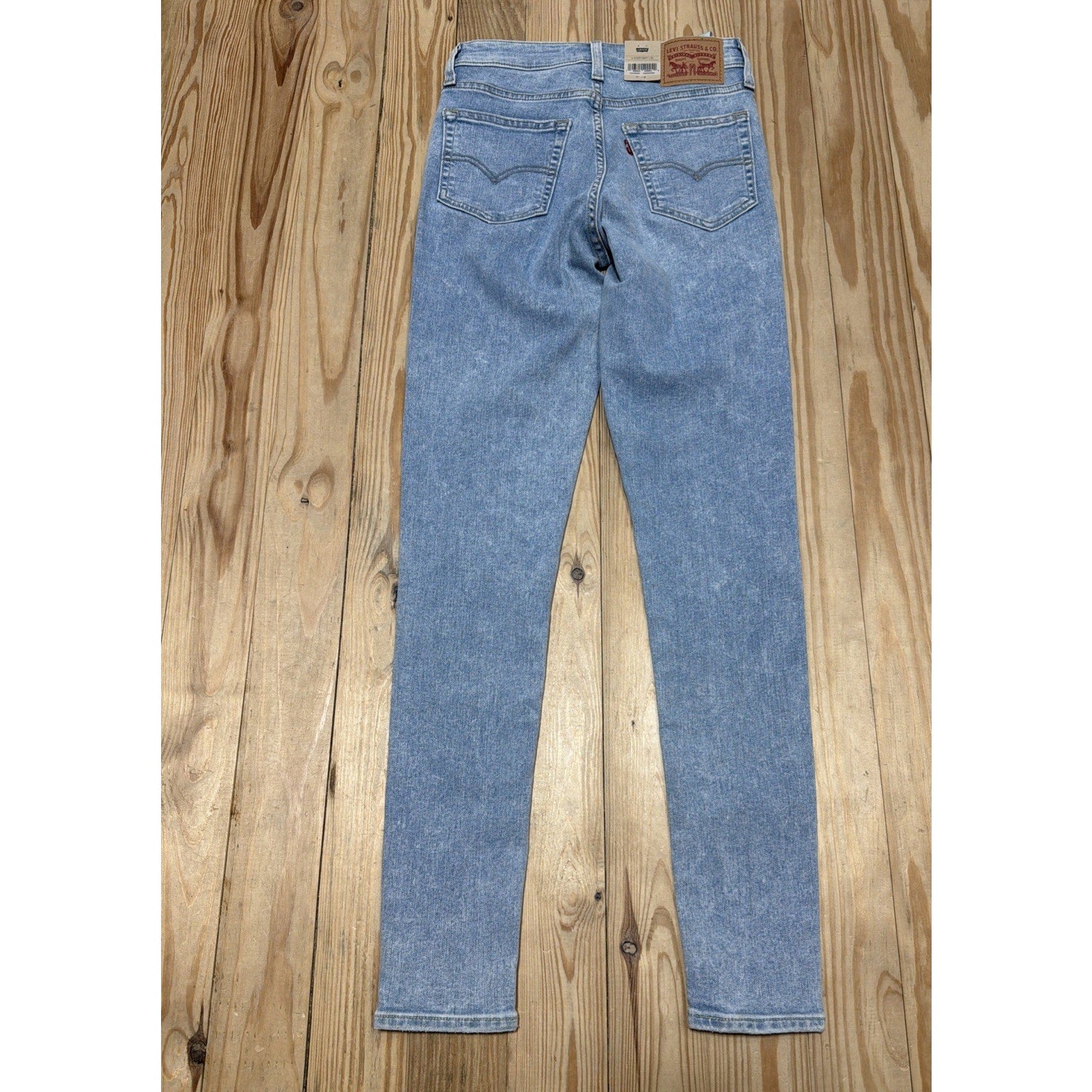 Levi's 721 Women's High Rise Skinny Jeans Seamed front Medium Wash 4 Short New