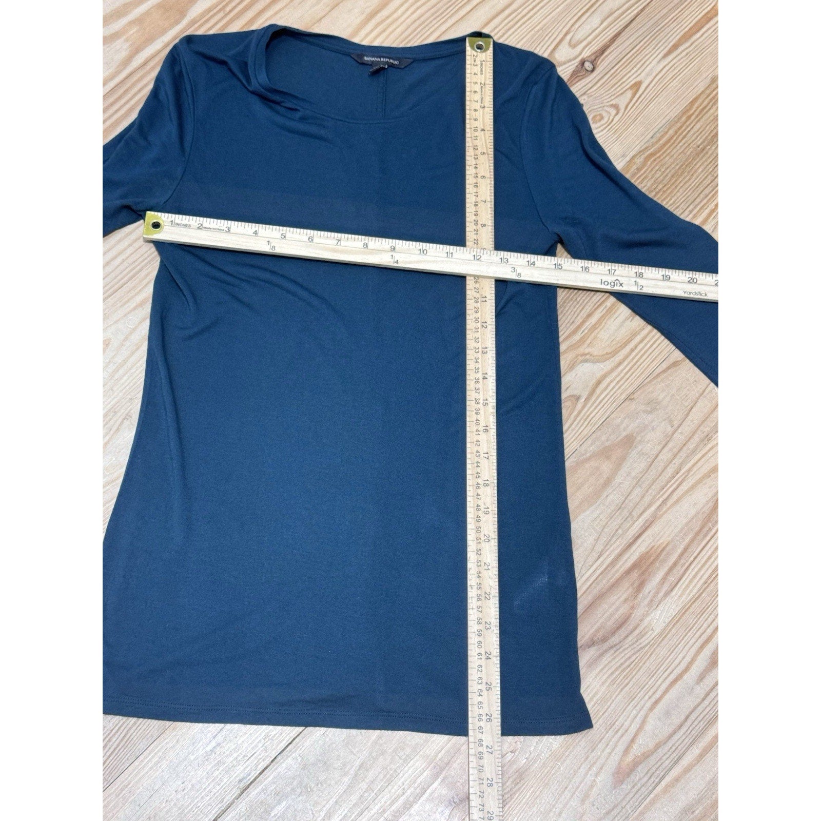 Banana Republic Green Long Sleeve Tee Back Seam Detail Women’s Size Small