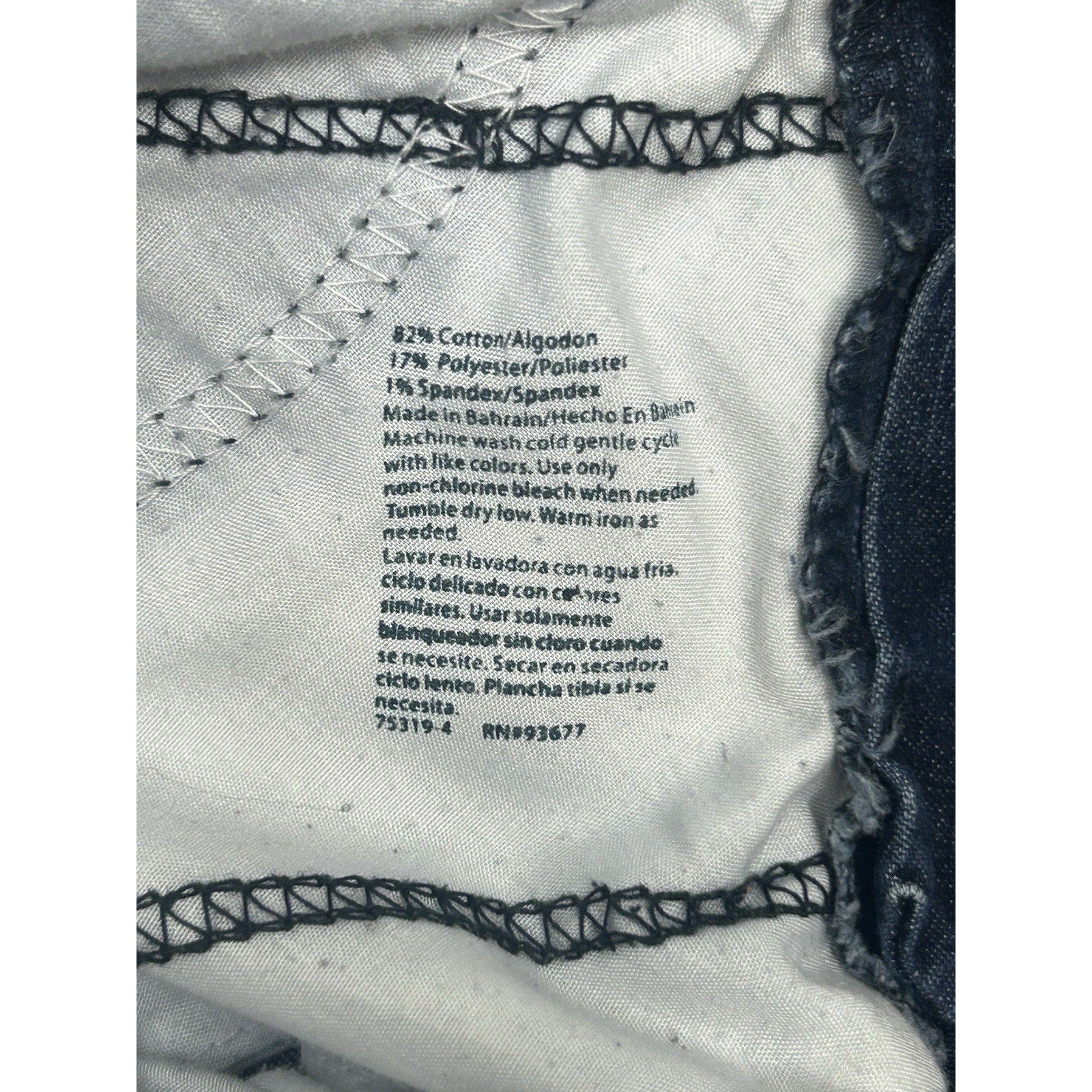 St. Johns Bay Womens High-Rise Blue Capri Jeans Size 4.