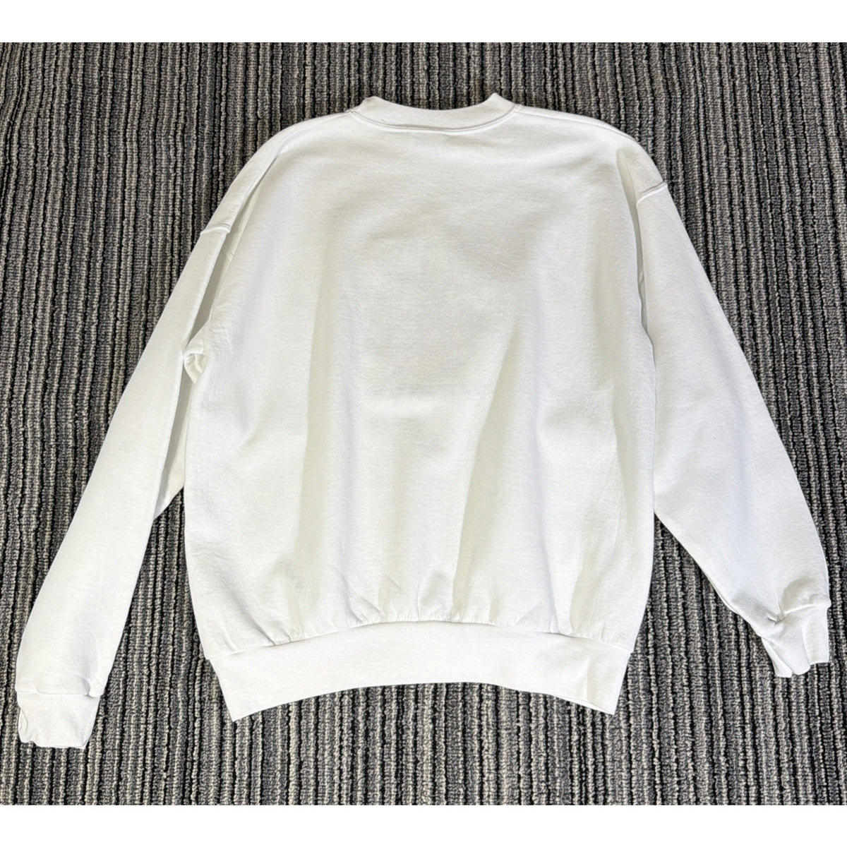 Vintage Christmas Soft Fleece Sweatshirt Adult Large White Embroidered Hanes