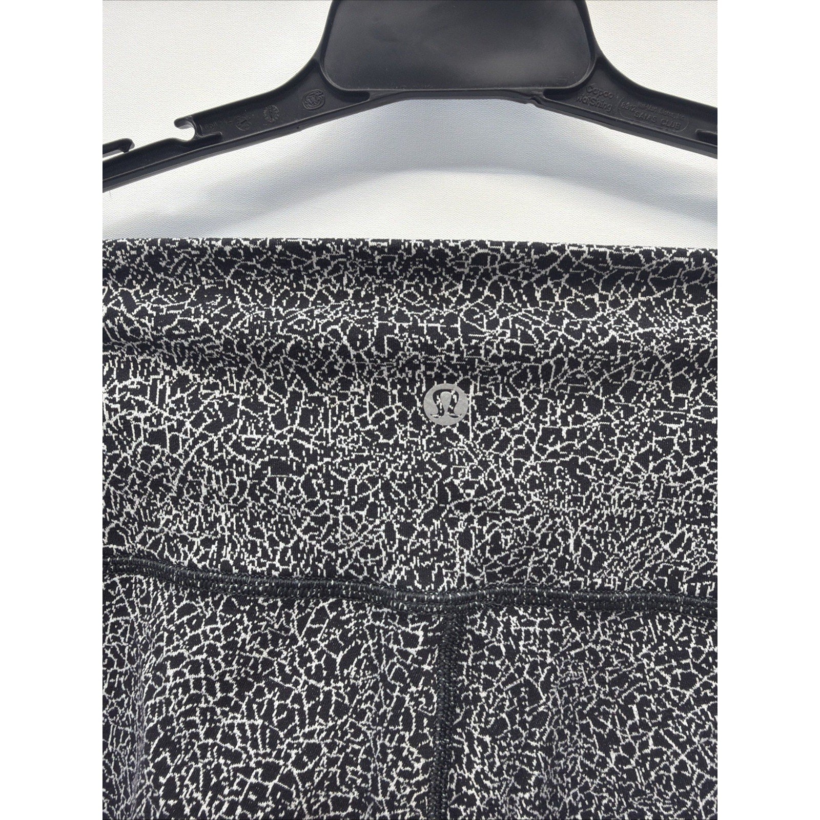 Lululemon Wunder Under Hi-Rise 1/2 Tight Luon 17" Jacquard Black/white Size 6