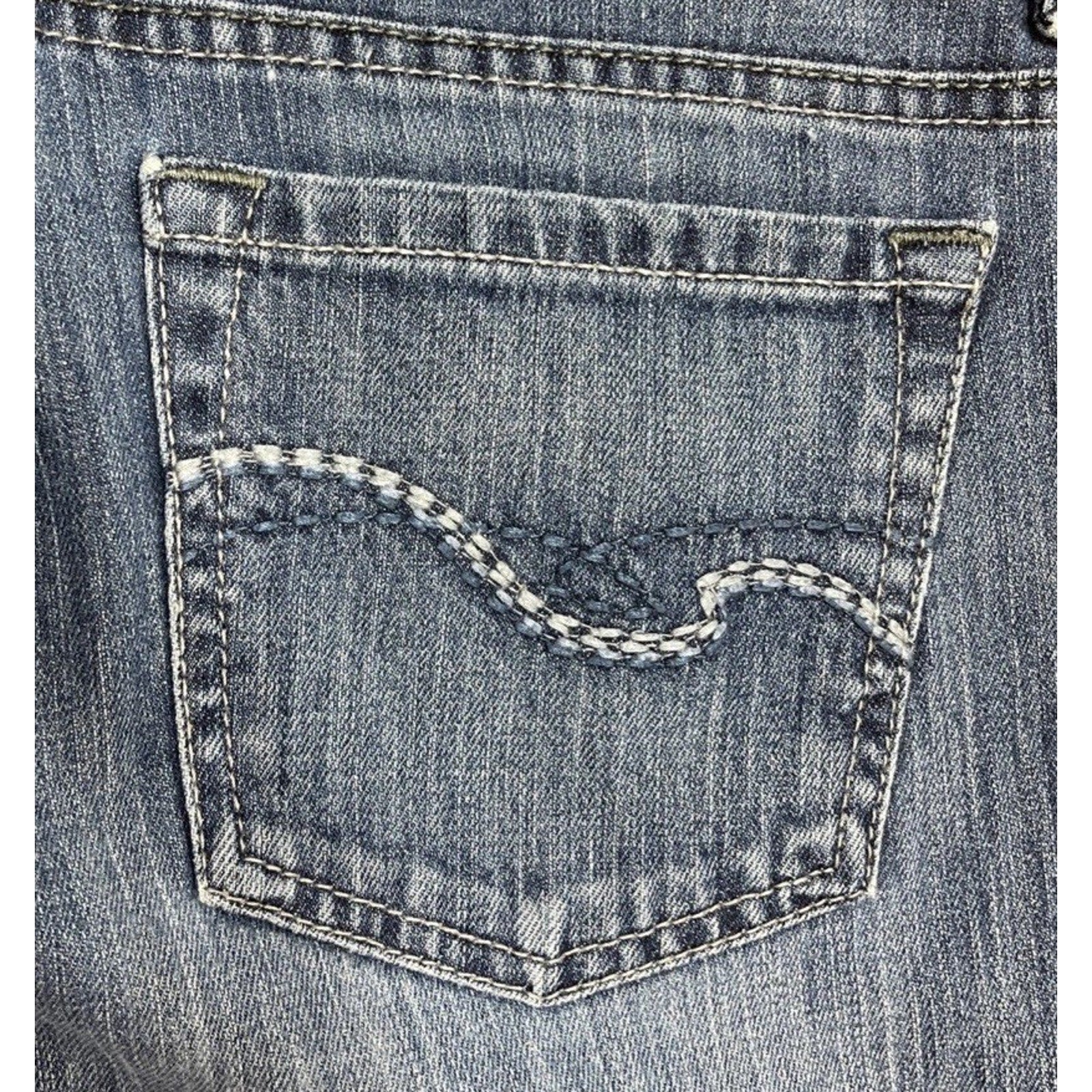 St John's Bay Jeans Women's Mid Rise Embroidered Bootcut Size 8 Average 30x32