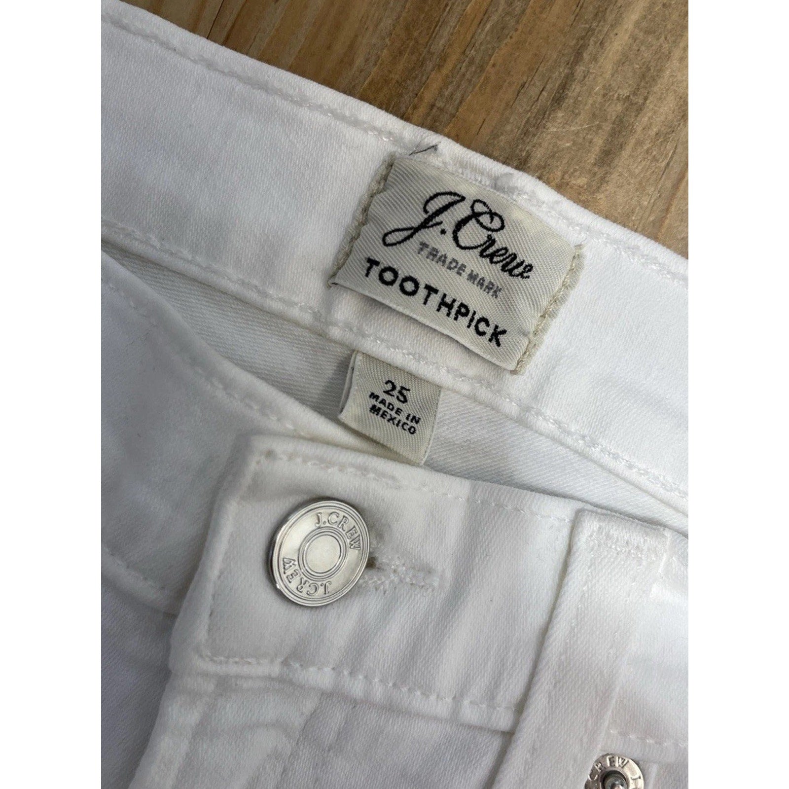 J Crew 9 inch Toothpick Jeans Womens Size 25x28 White Wash