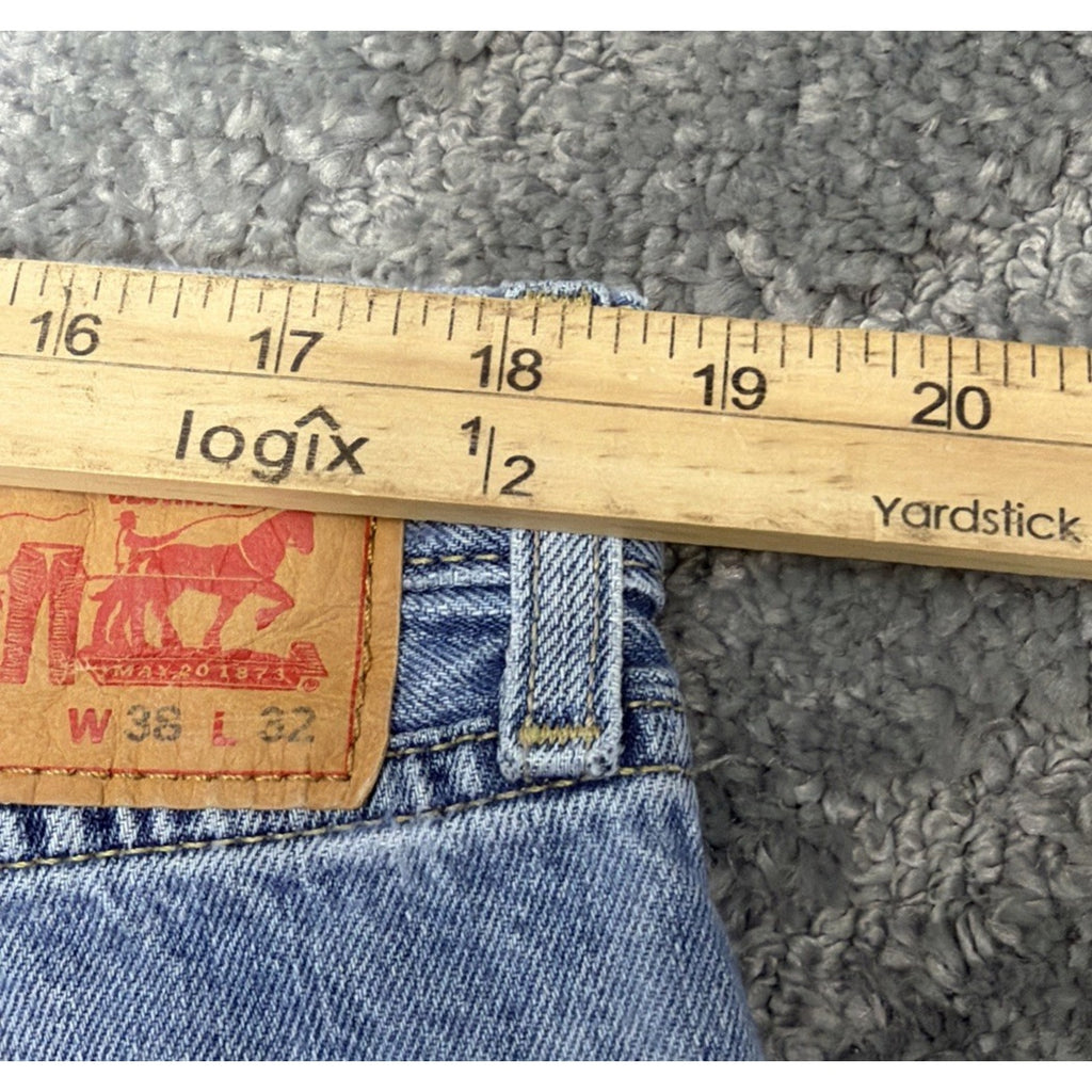 Denim Jeans Levis 505 Straight Leg Light Wash Size 38x32 Measures 38x29