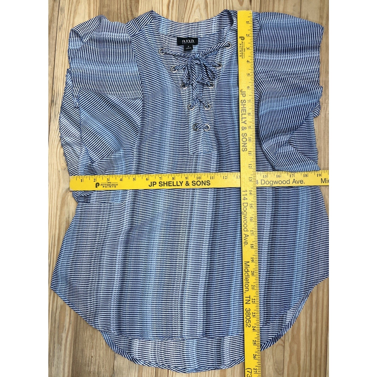 A.N.A Blouse Shirt Size Small Womens V Neck Ruffled Short Sleeve Casual Regular
