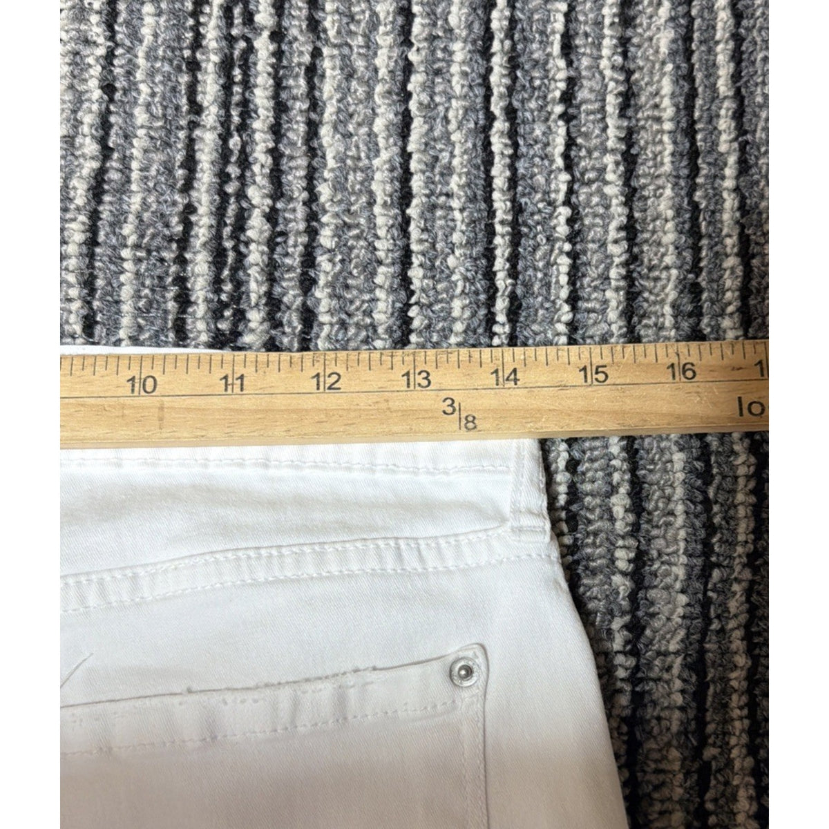 Kensie Jeans The Short White Denim Bermuda Shorts Cuffed Stretch Size 4/27