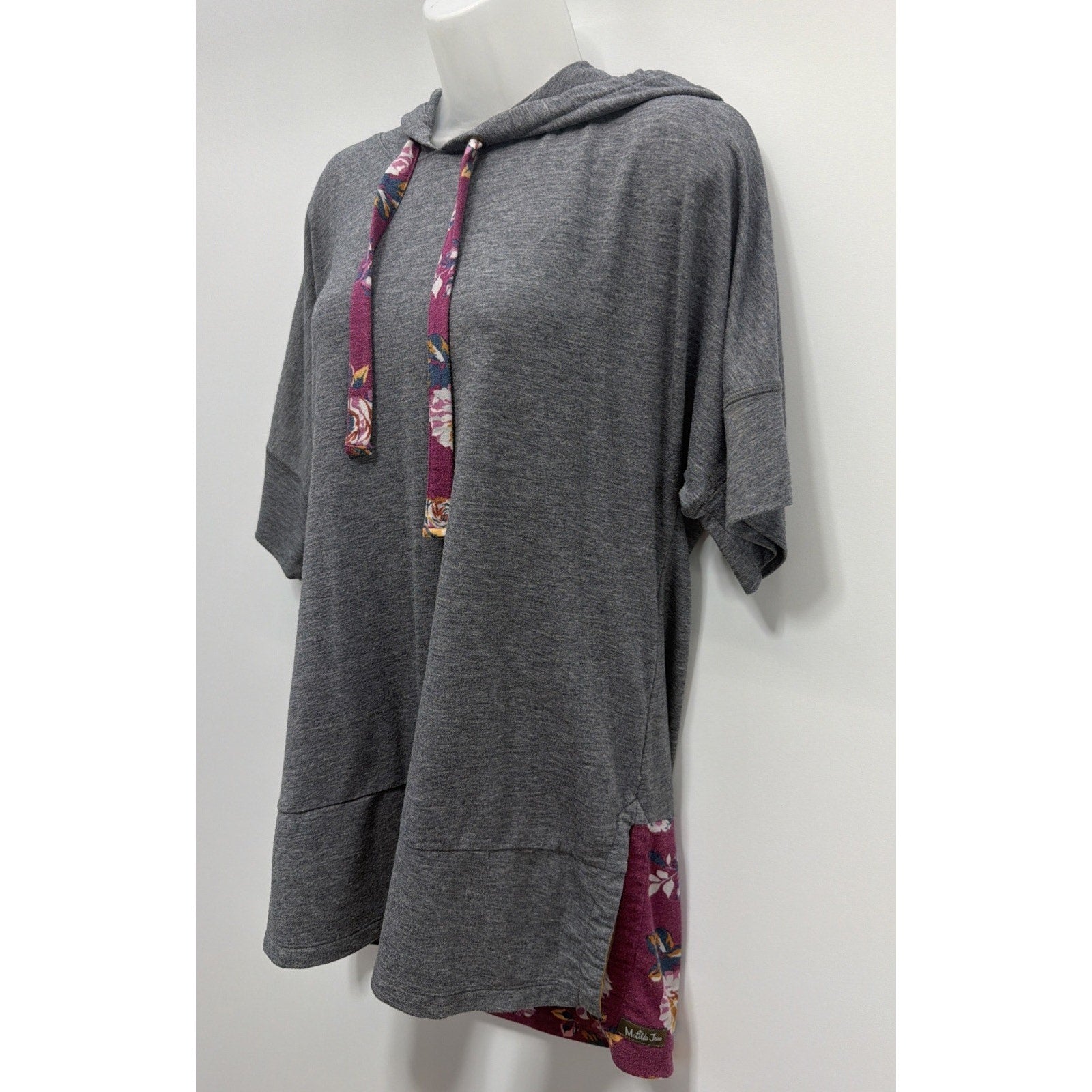 Matilda Jane Womens Carpool Lane Hoodie Size Medium Gray Floral Contrast Hi-Low