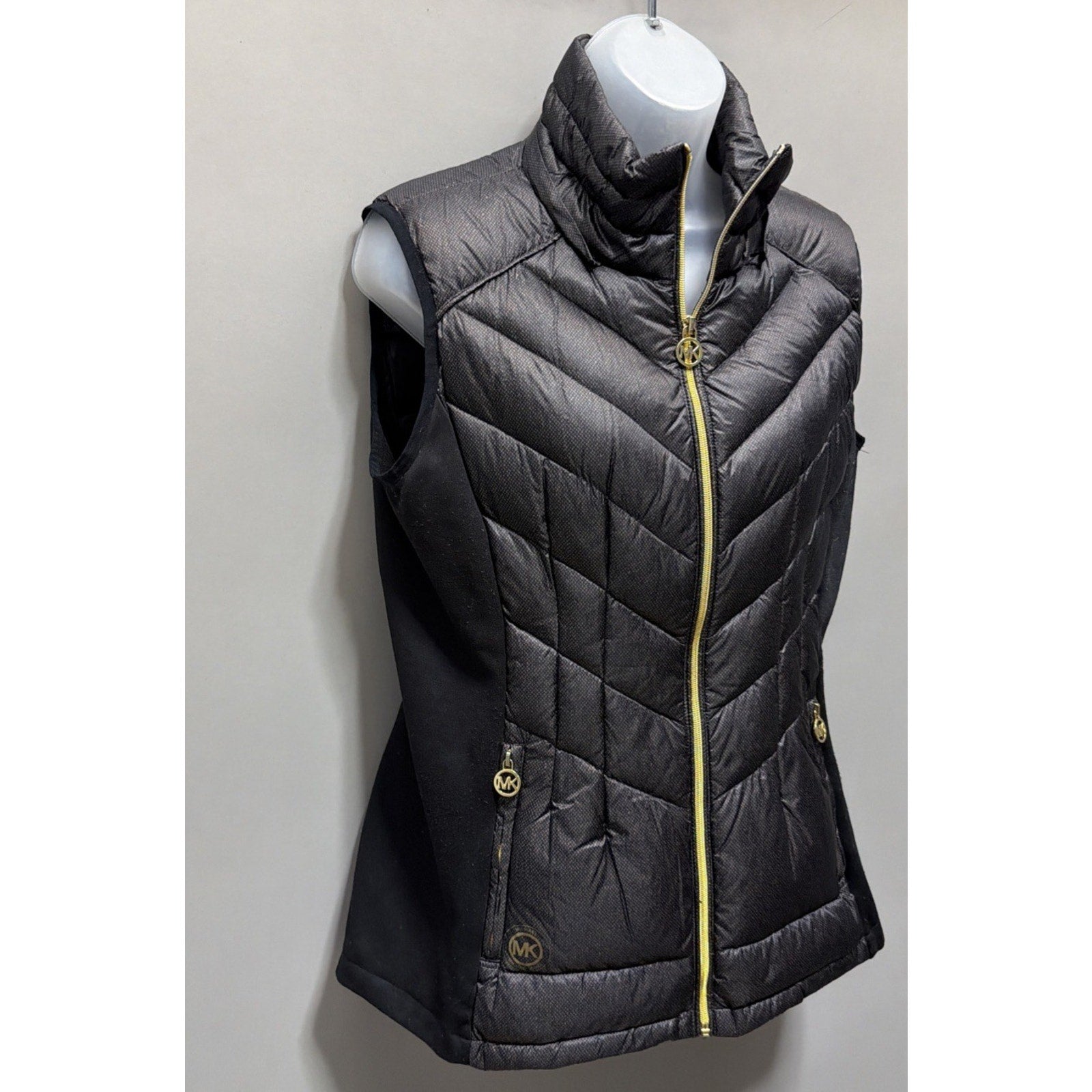 Michael Kors Women’s Medium Black Ultra Lightweight Down Puffer Vest Zip