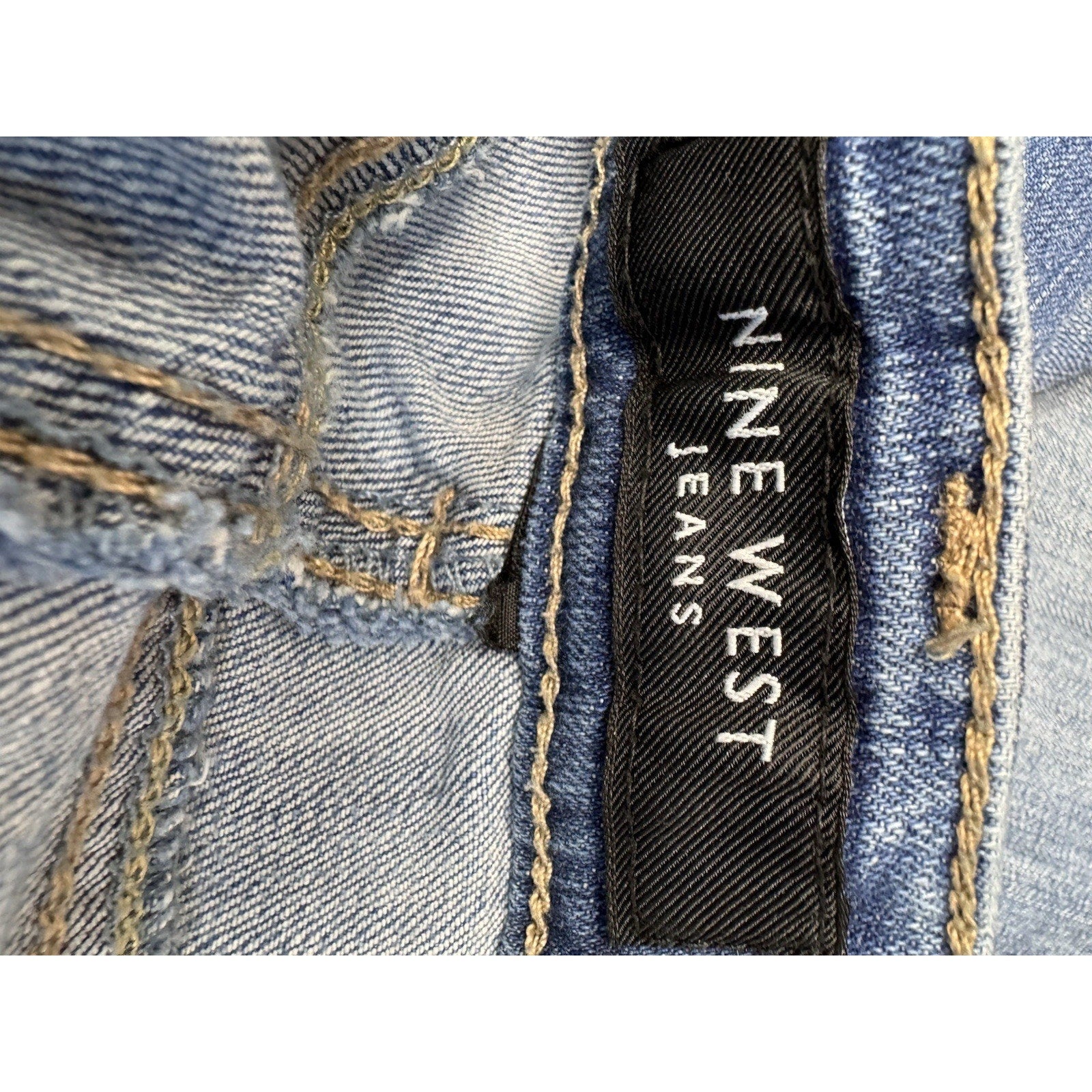 Nine West Whisker Blue Stretch Denim High Rise Bermuda Shorts Womens 34” Raw Hem