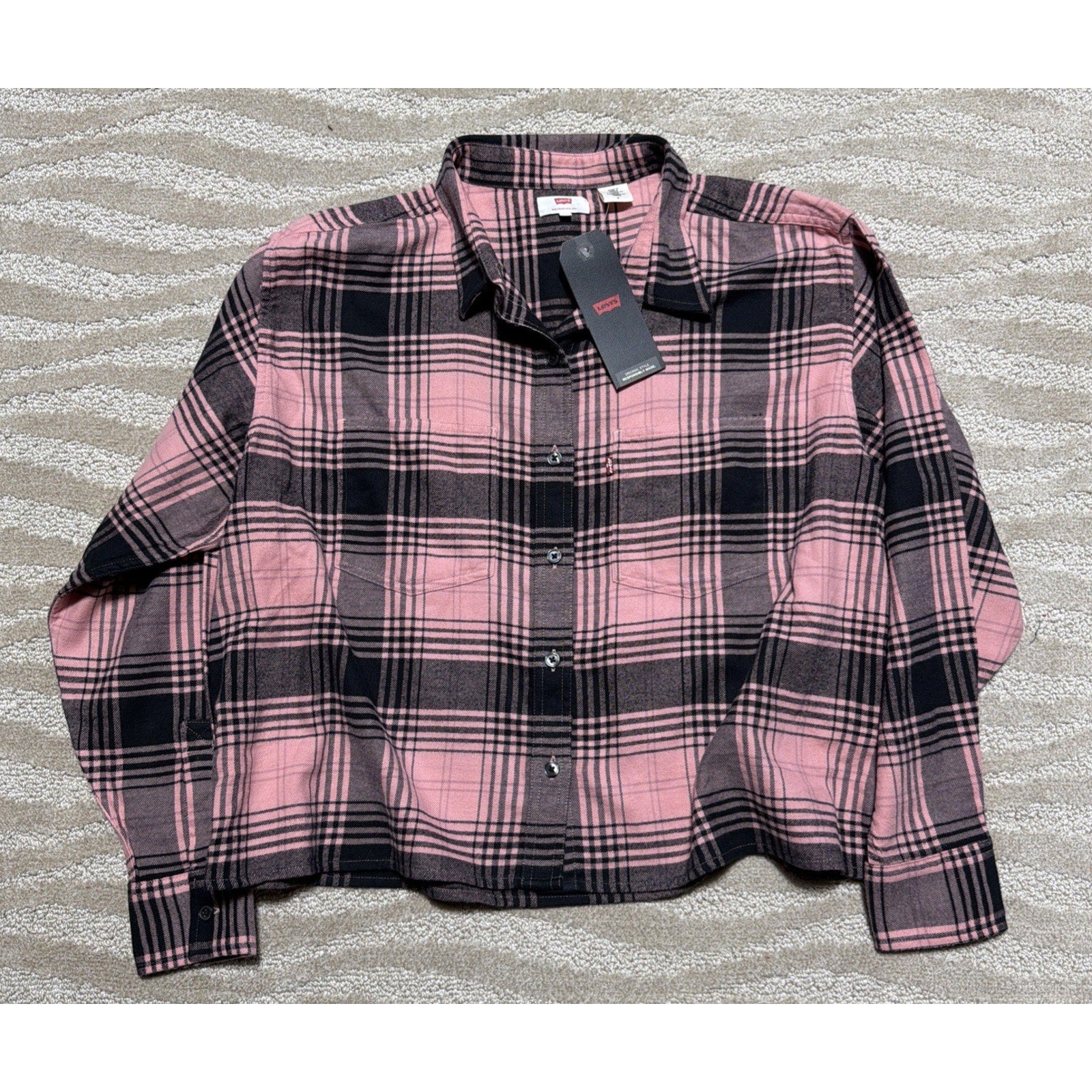 Levi's Women's M Pink Black Oversized Flannel Button Up Long Sleeve Shirt NWT