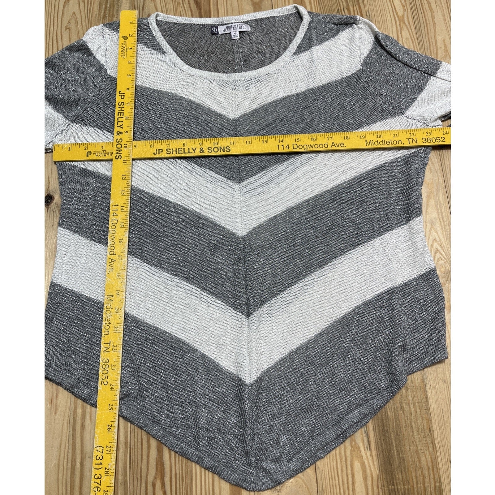 NWT Jennifer Lopez Light Weight Metallic White Gray Long Sleeve Sweater Size XL