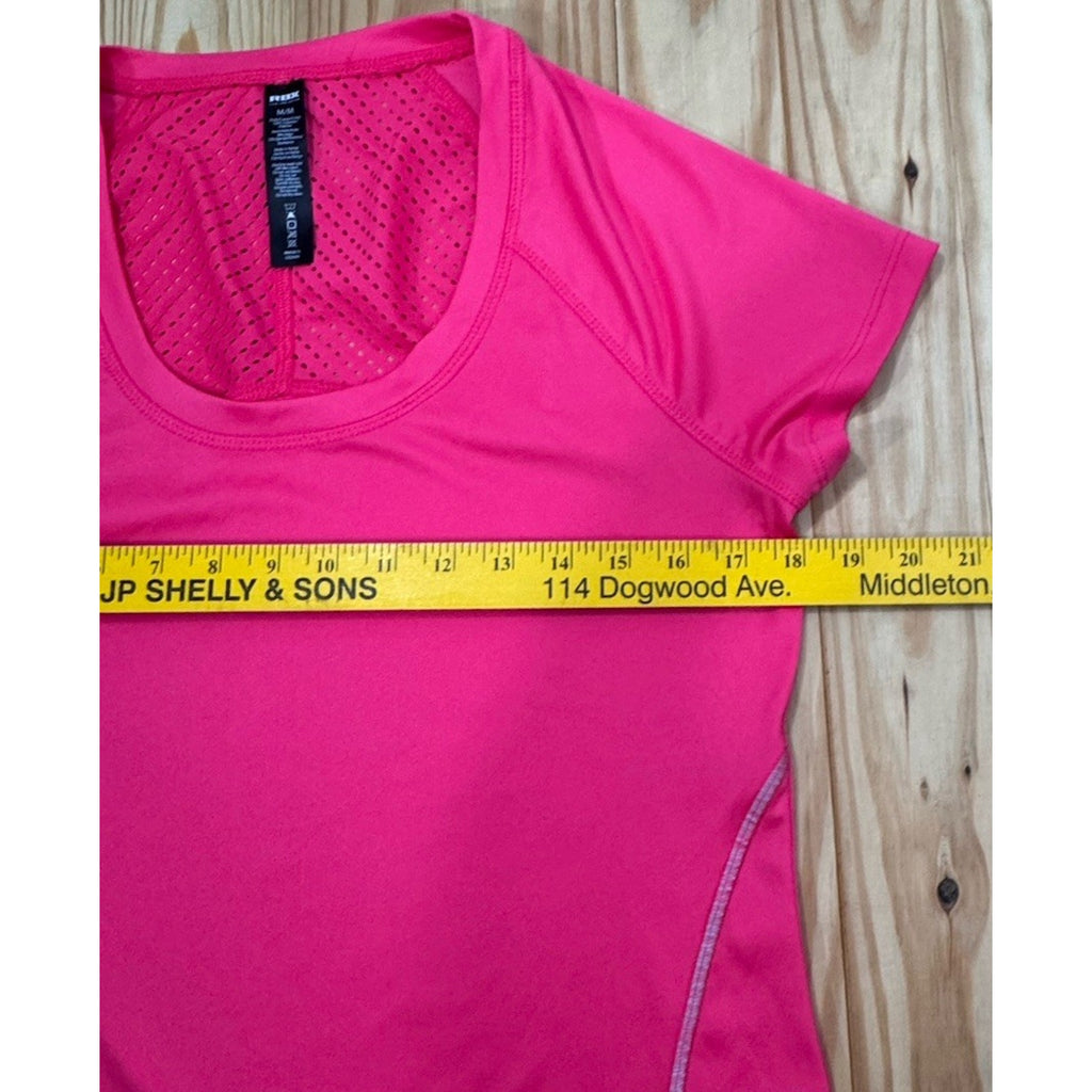 Reebok women's size M t-shirt pink scoop neck short sleeves "Reebok" logo