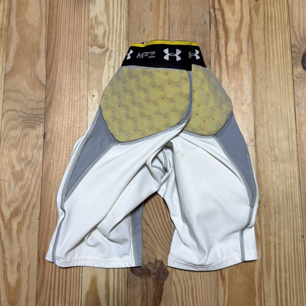 Men’s Under Armour MPZ2 White/Yellow 5 Pad HeatGear Compression Girdle Sz M