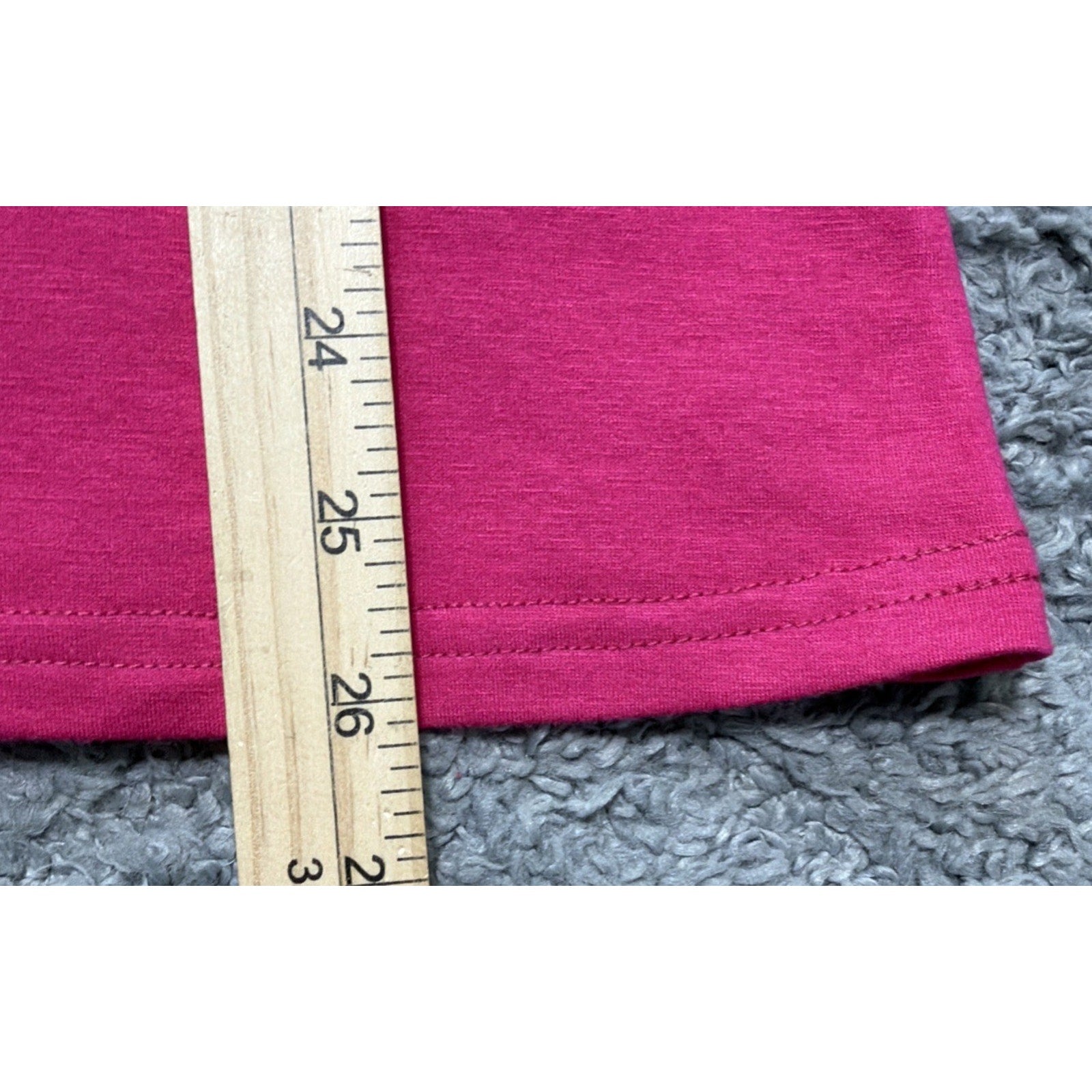 Xieerduo Pink Short Sleeve V Neck T Shirt Women’s Size Medium NWT