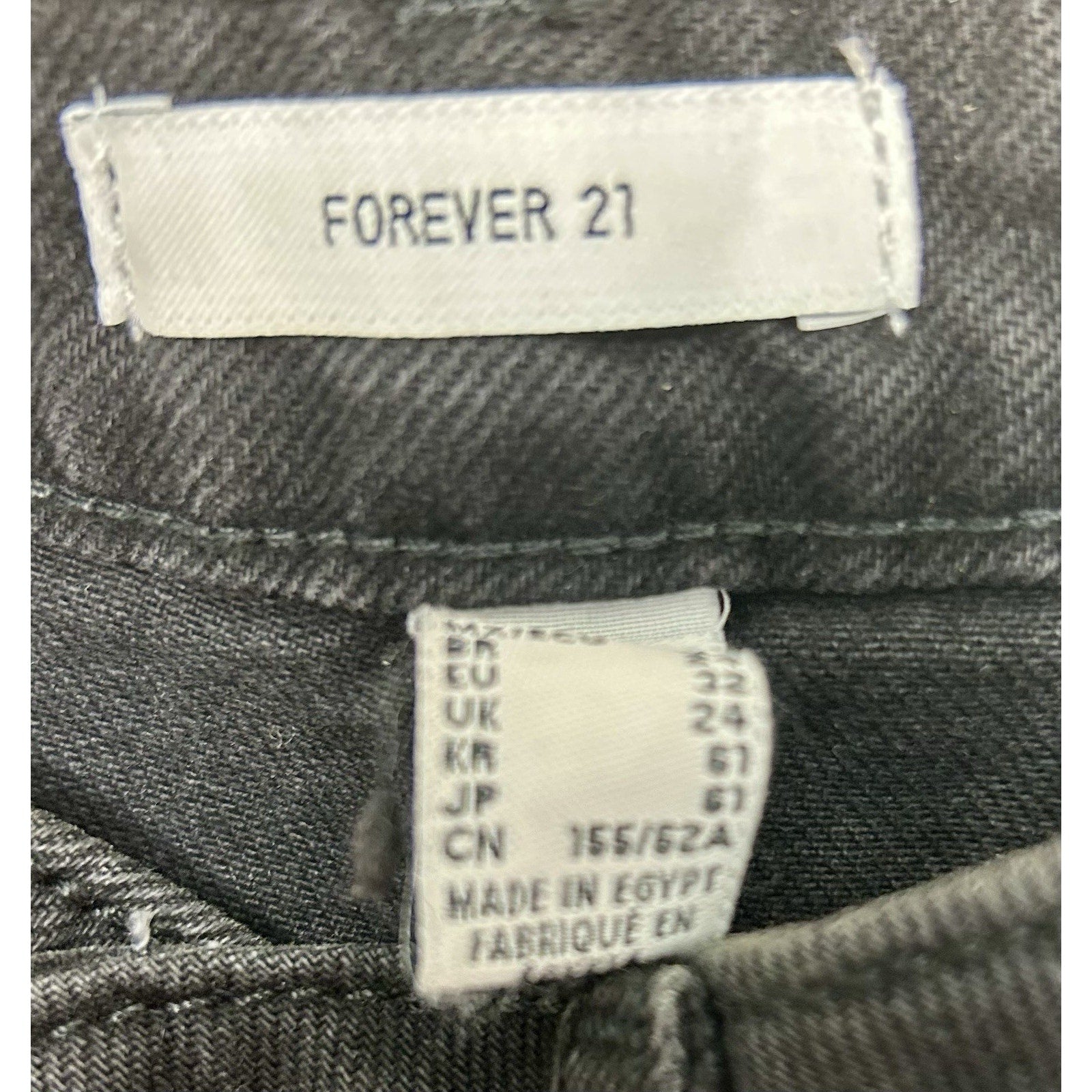 FOREVER 21 Retro high rise slightly relaxed Womens shorts size 24 New With Tags.