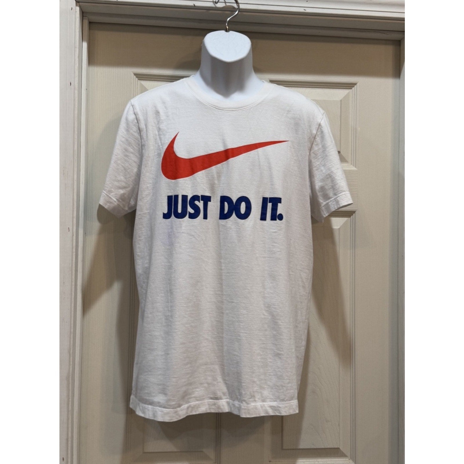 Nike Men's White "Just Dot It" Retro Short Sleeve Crew Neck Tee Size Medium