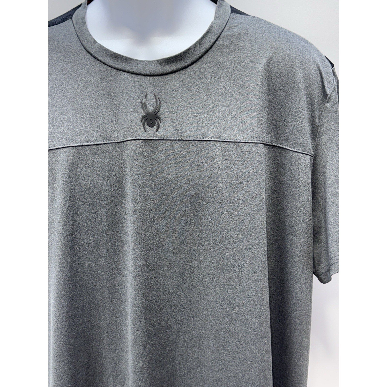 Spyder Active Shirt Gray Black Lightweight Performance Measures Men’s XL 40”