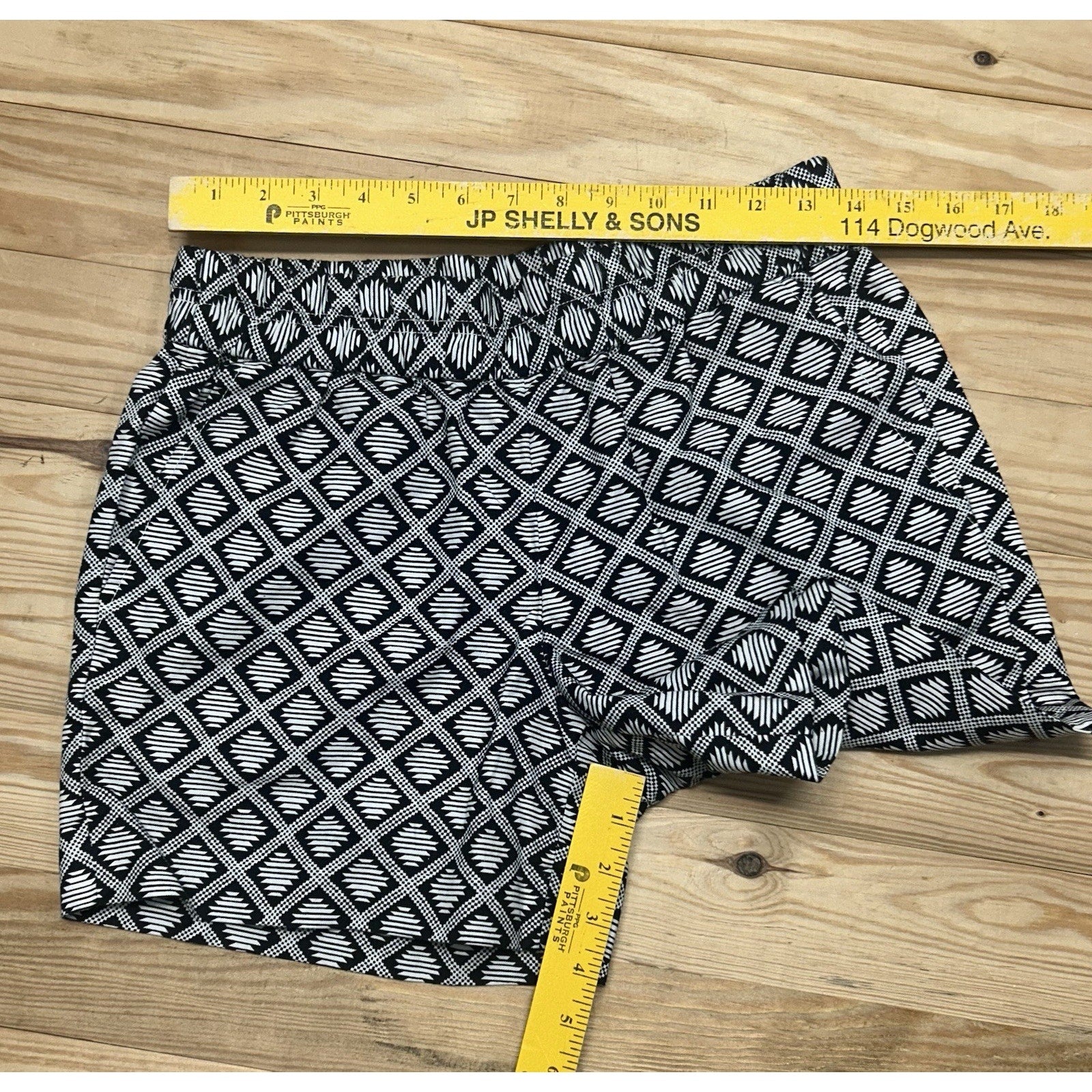 J. Crew Chino Stretch Shorts Geometric Black/White WOMENS SIZE 4.
