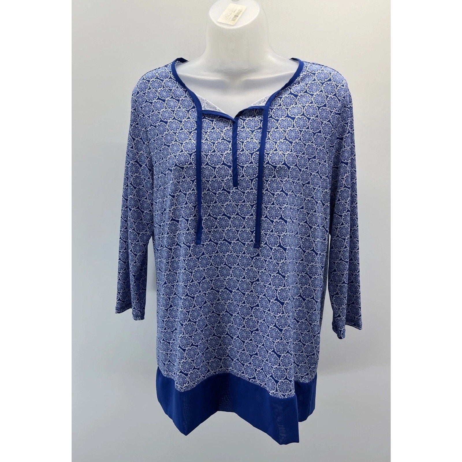 Chicos Blue Medallion Bristol Split Neck Tunic Top Size 0 Small