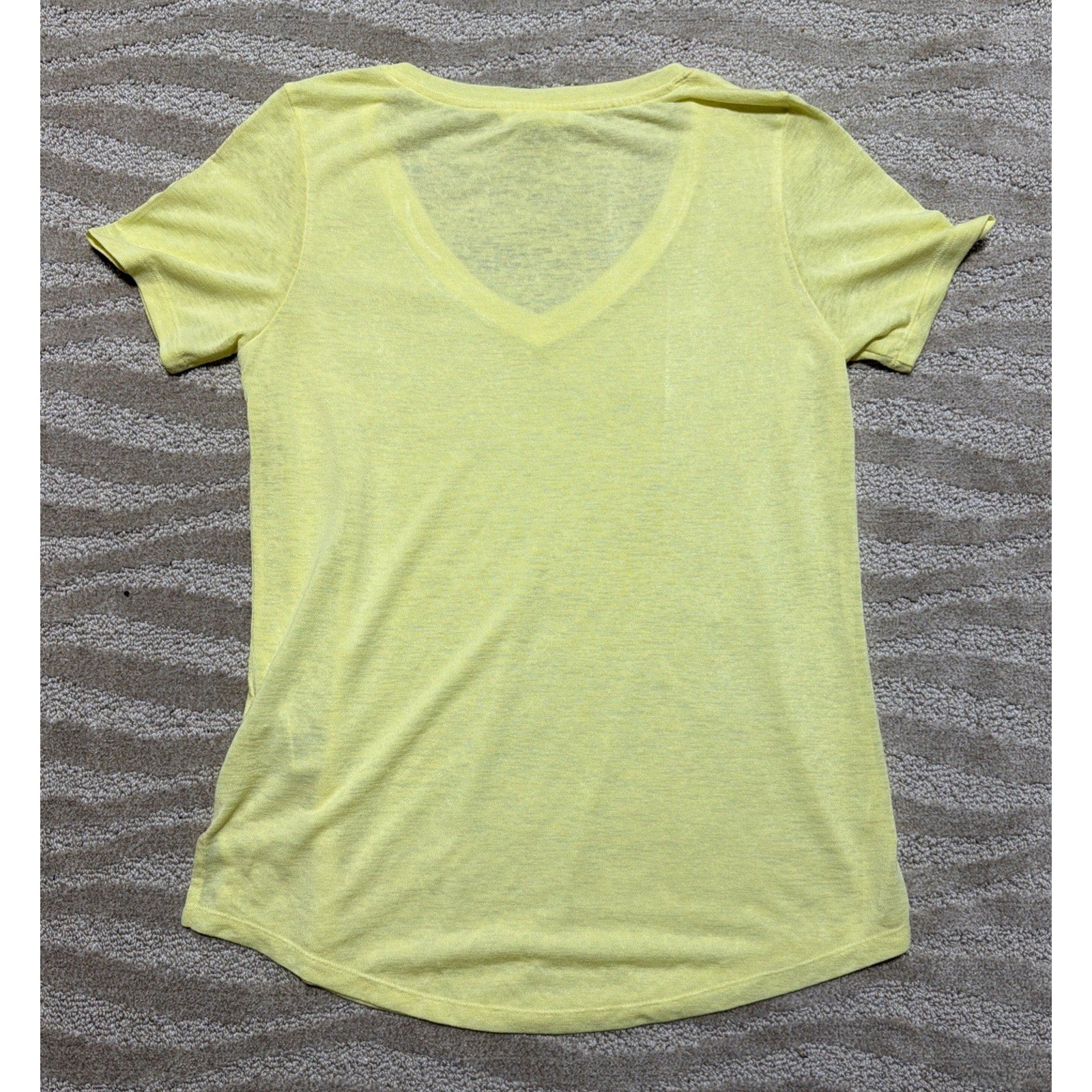 Athleta Breezy Scoop V-Neck Tee T-Shirt S Yellow Soft Short Sleeve Long NWOT